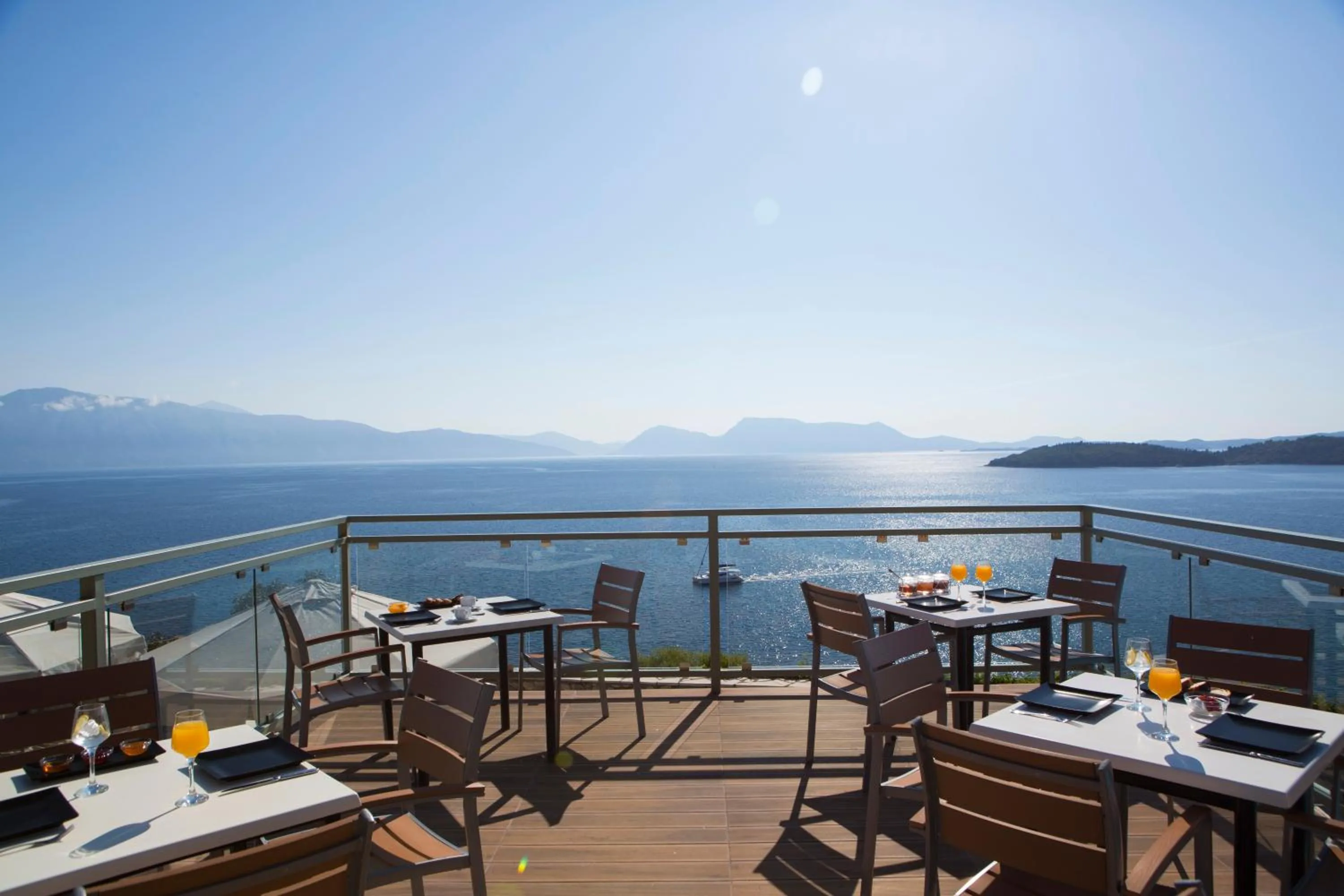 Restaurant/places to eat in Red Tower Hotel