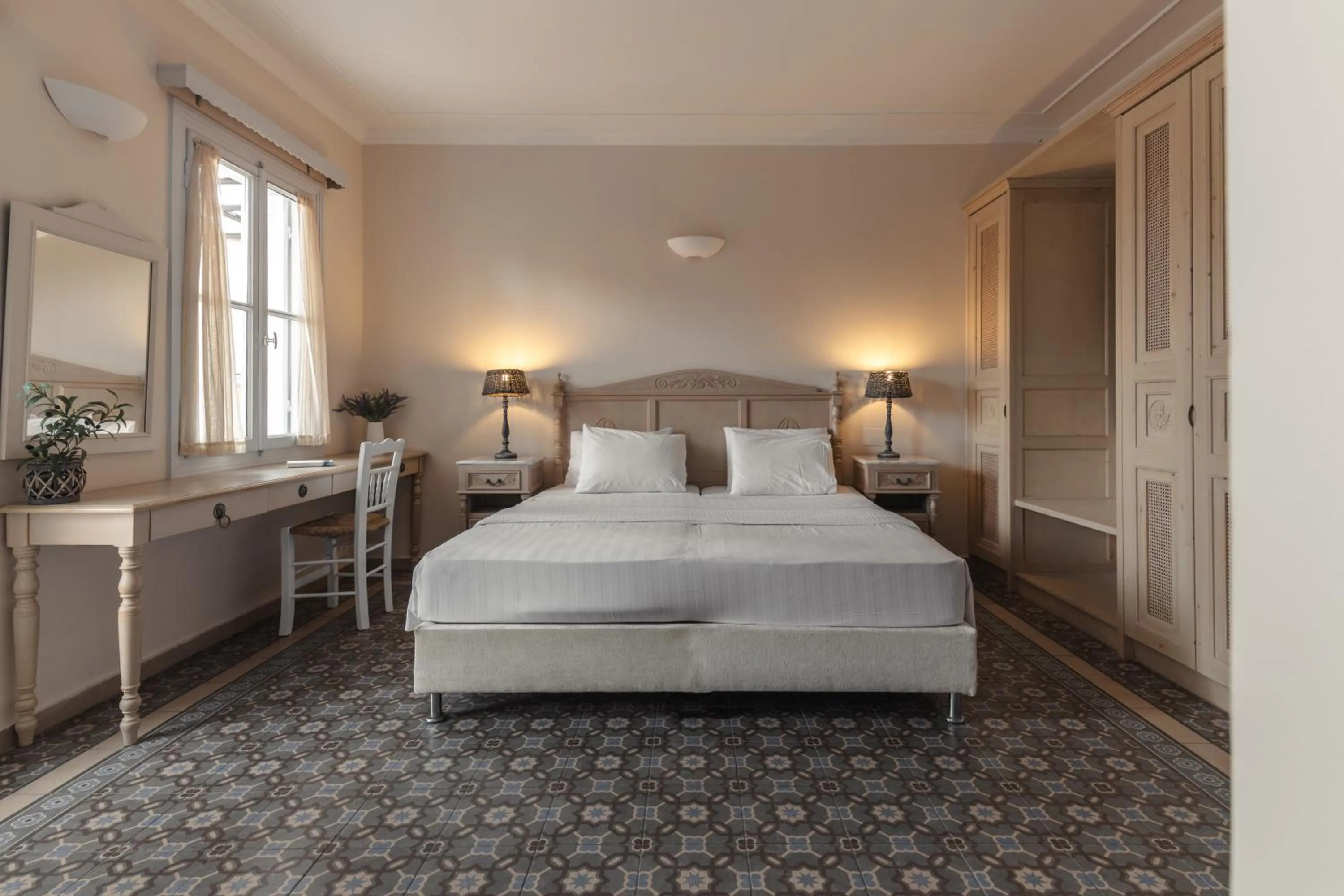 Bedroom, Bed in Red Tower Hotel