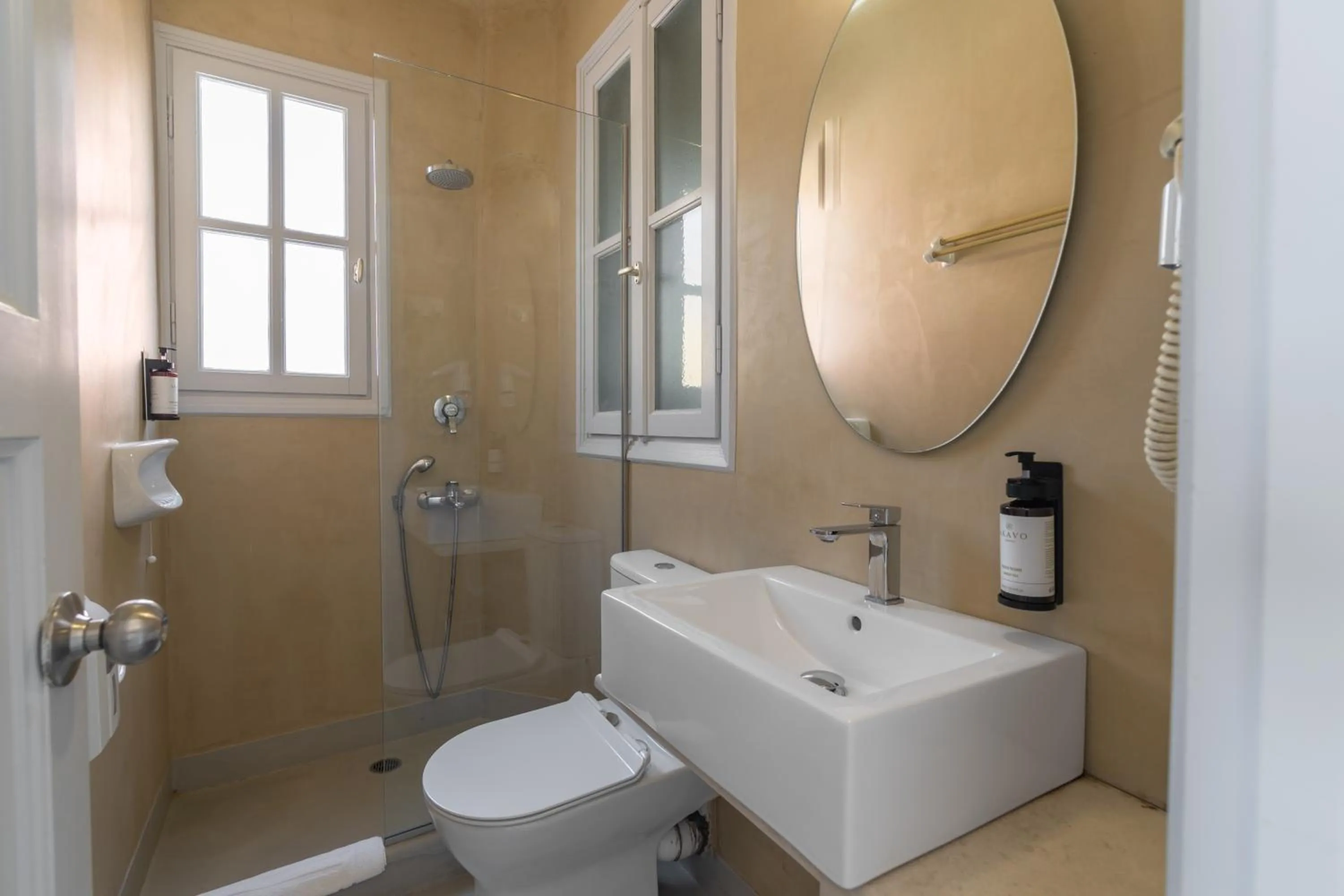 Bathroom in Red Tower Hotel