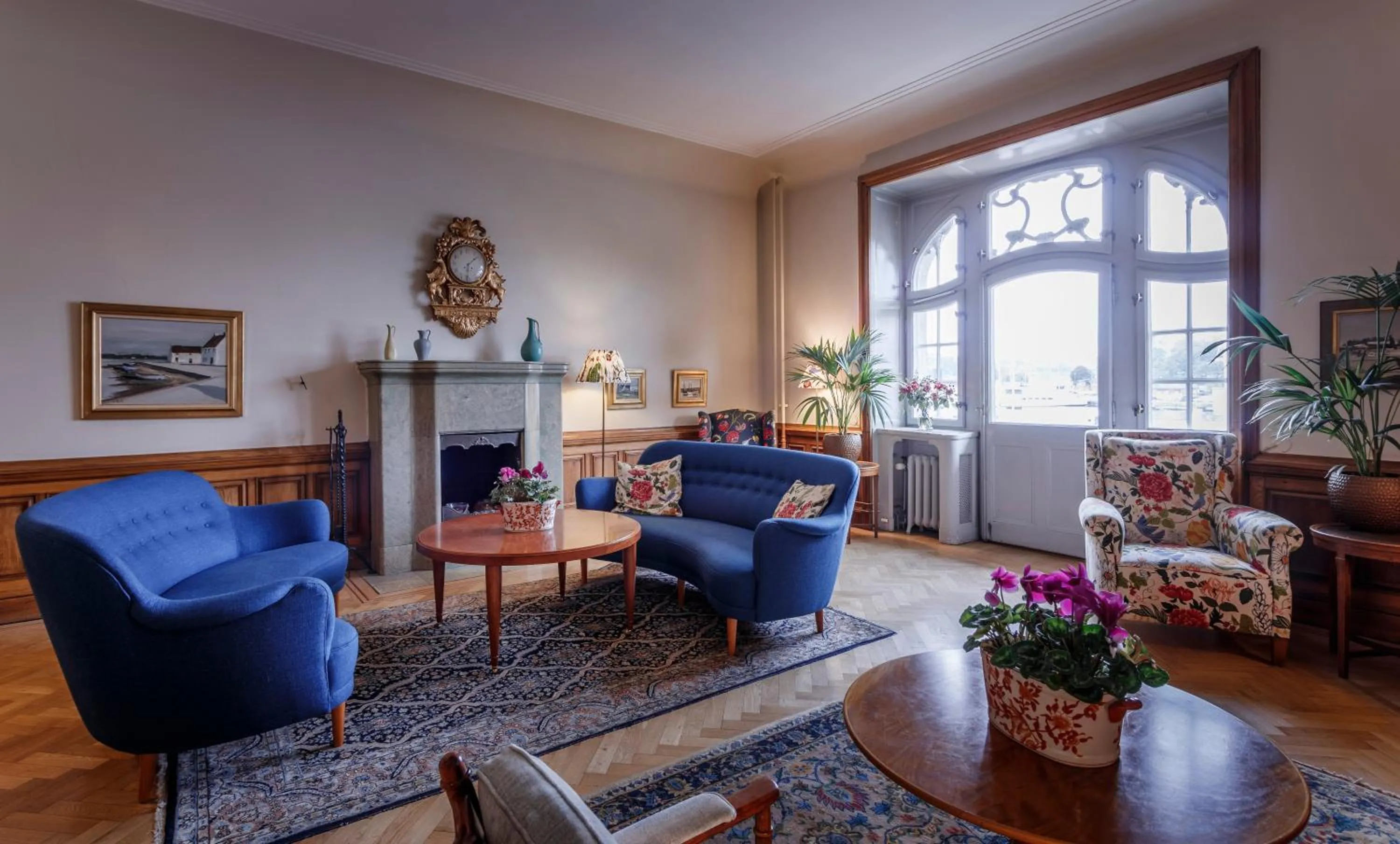 Communal lounge/ TV room in Hotel Esplanade, BW Signature Collection