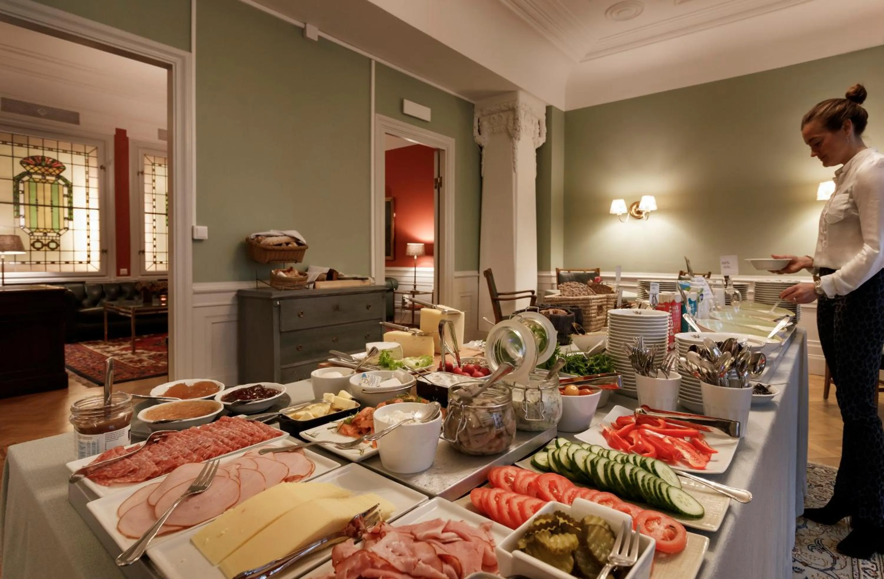 Restaurant/places to eat in Hotel Esplanade, BW Signature Collection