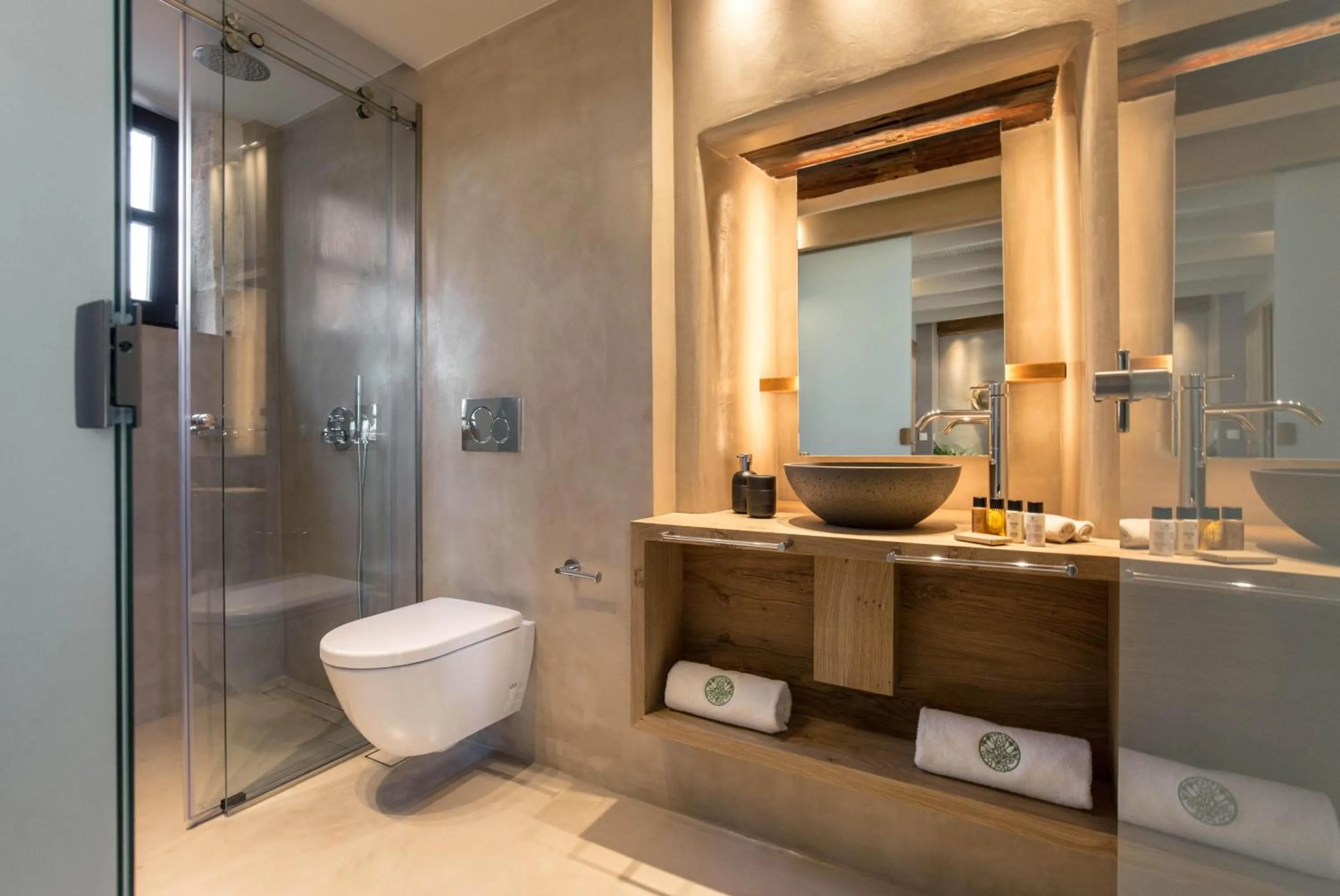 Shower in J&G Suites