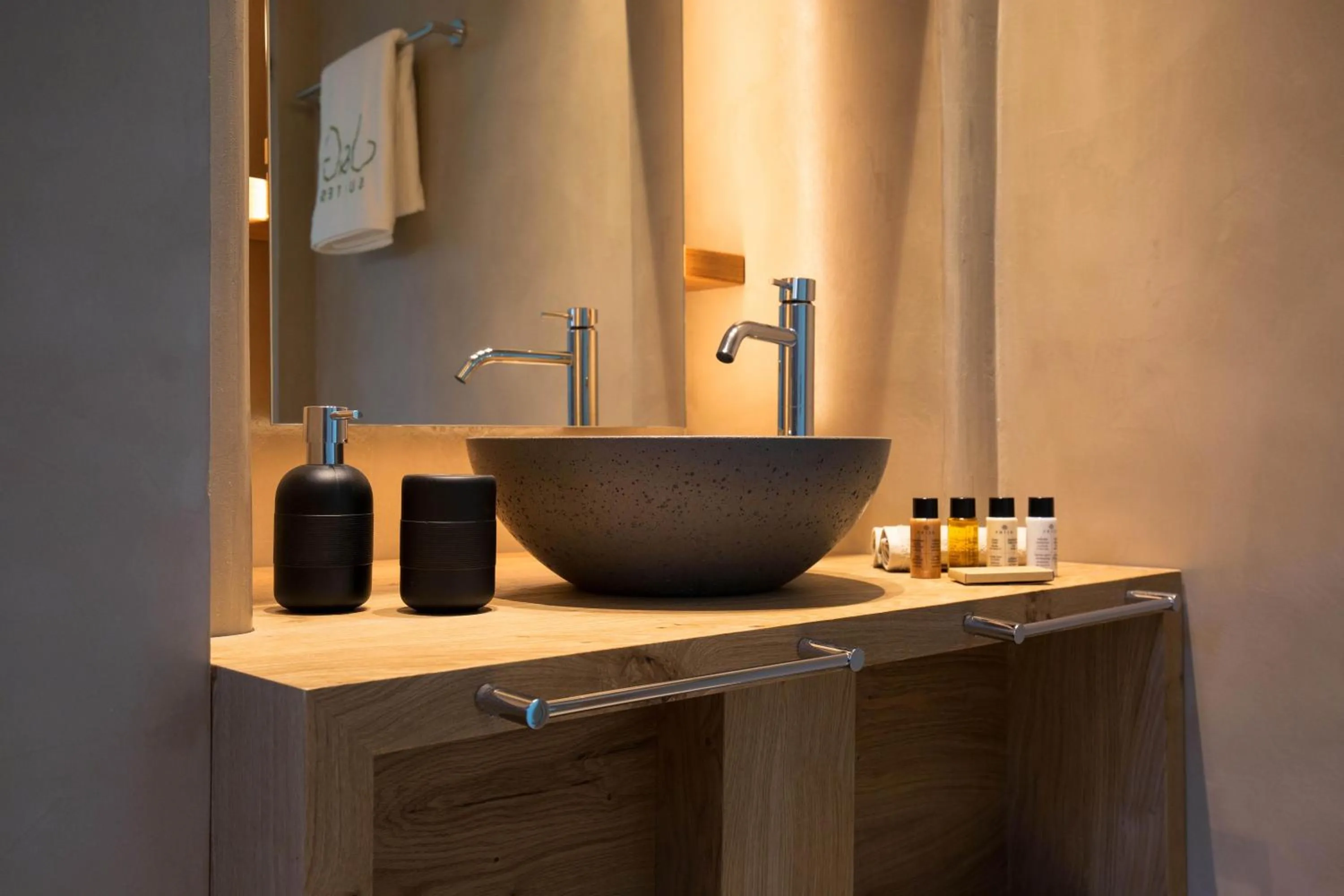 Bathroom in J&G Suites