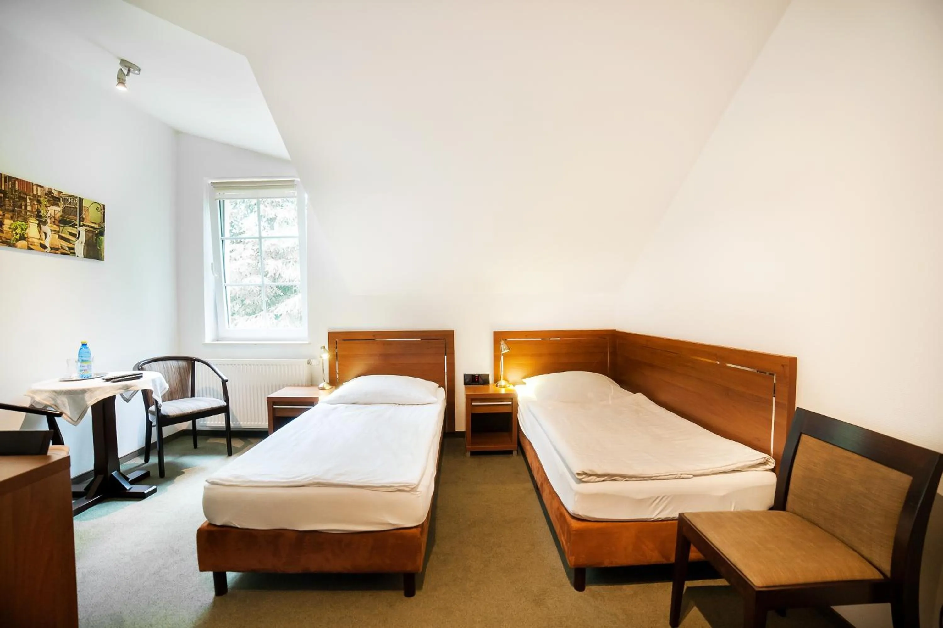 Photo of the whole room, Bed in Pelikan