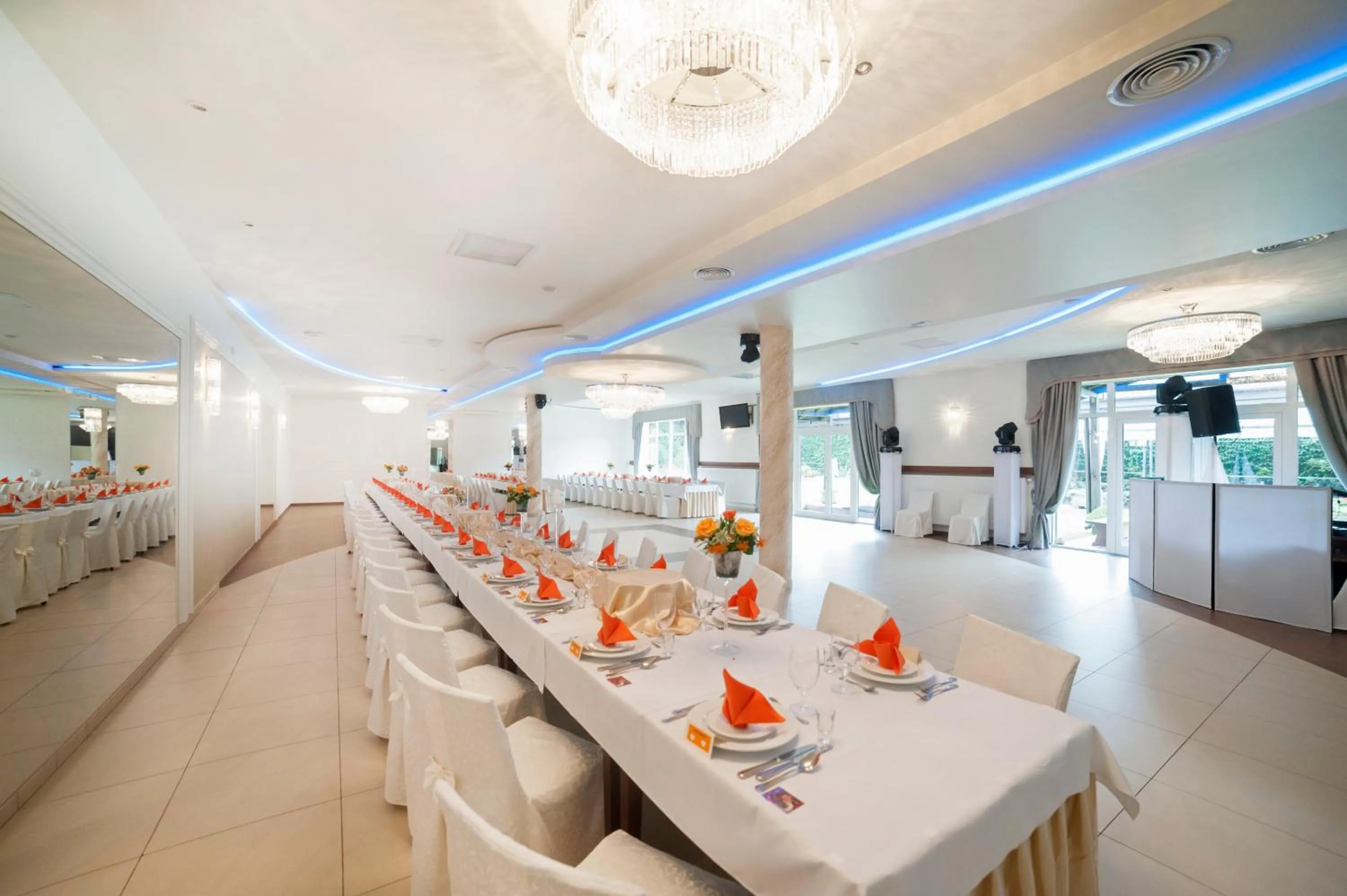 Banquet/Function facilities in Pelikan