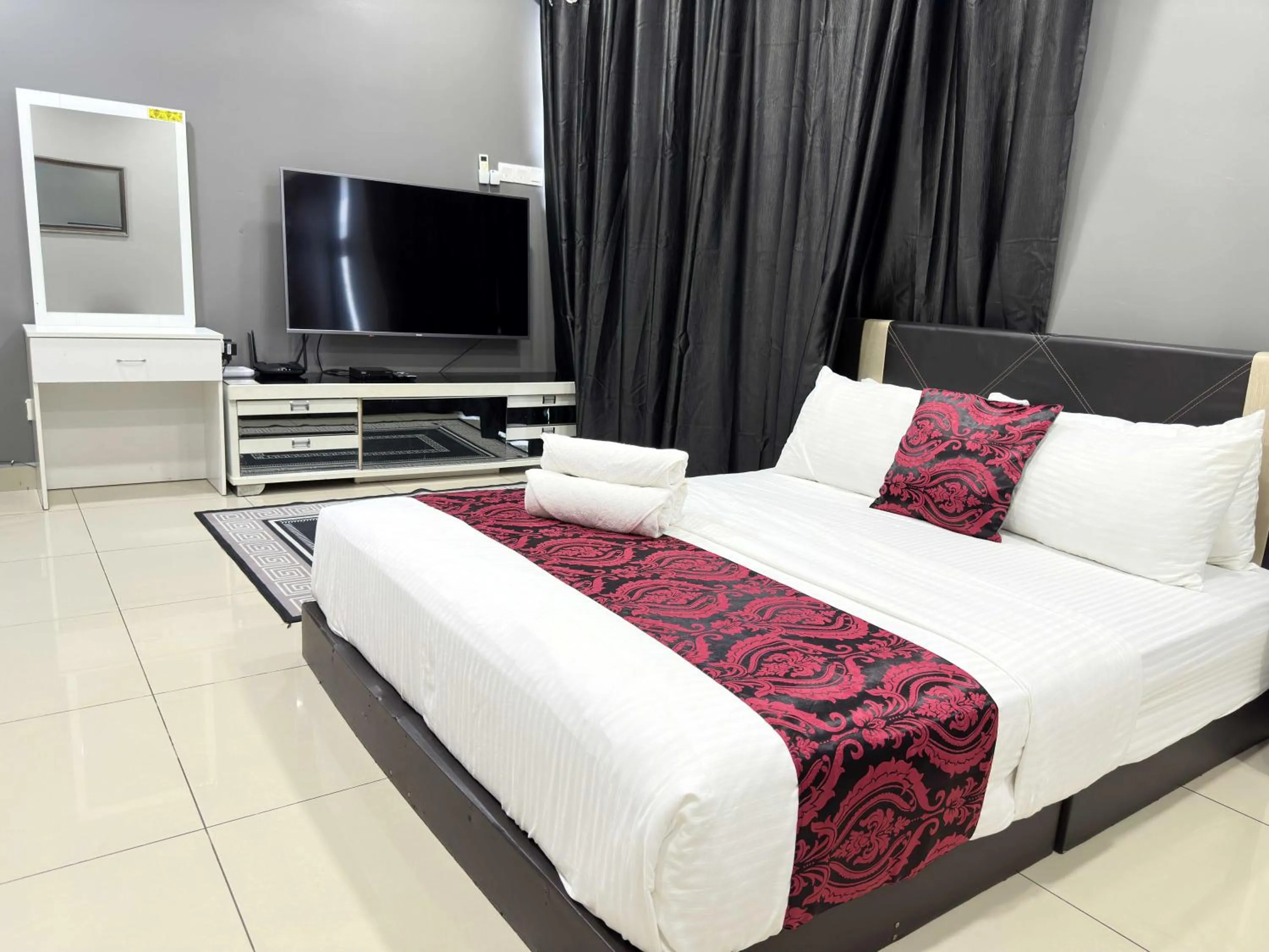 TV and multimedia, Bed in Cahaya Qaira Homestay @ D'Perdana Kota Bharu