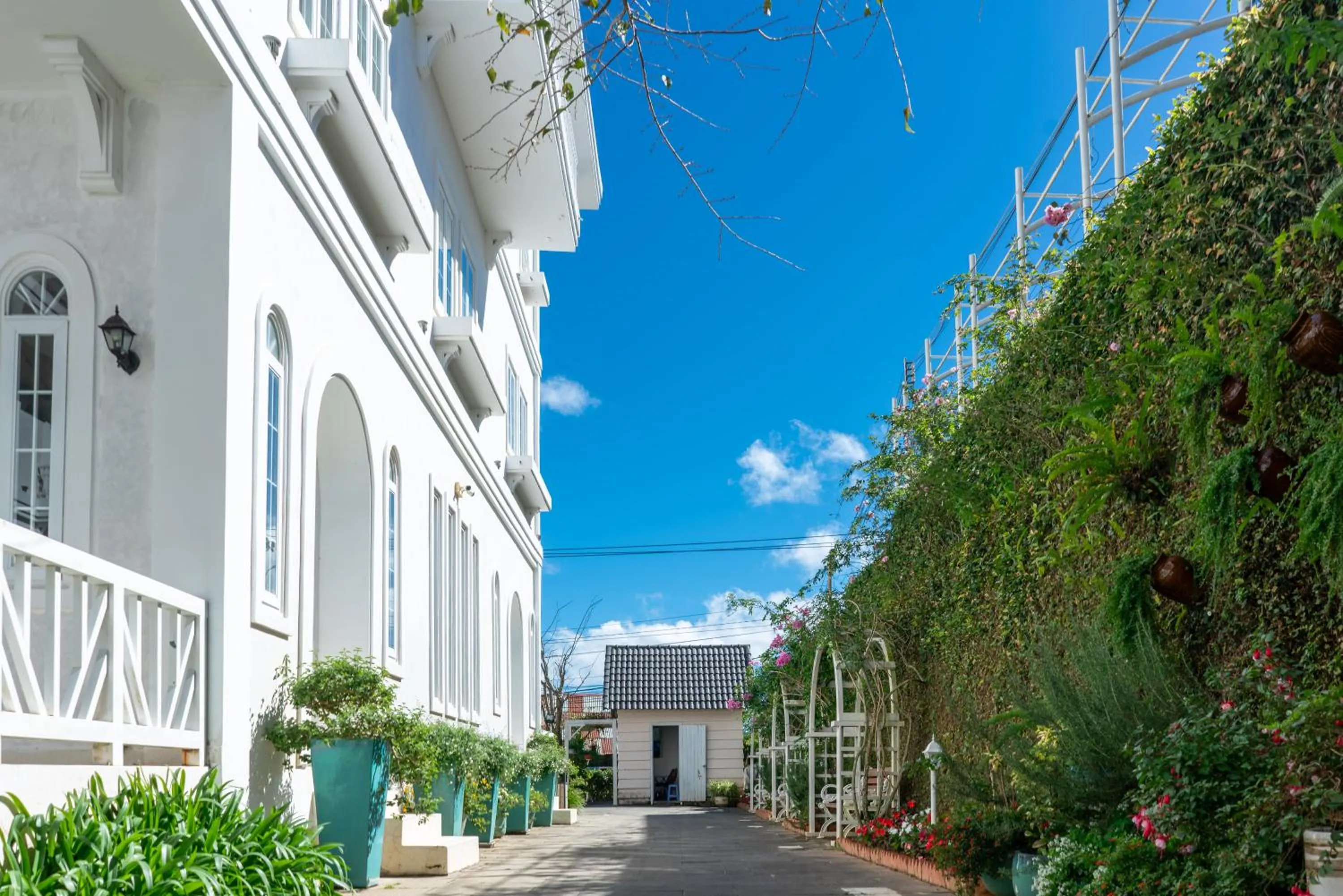 Property building in Dalat De Charme Village