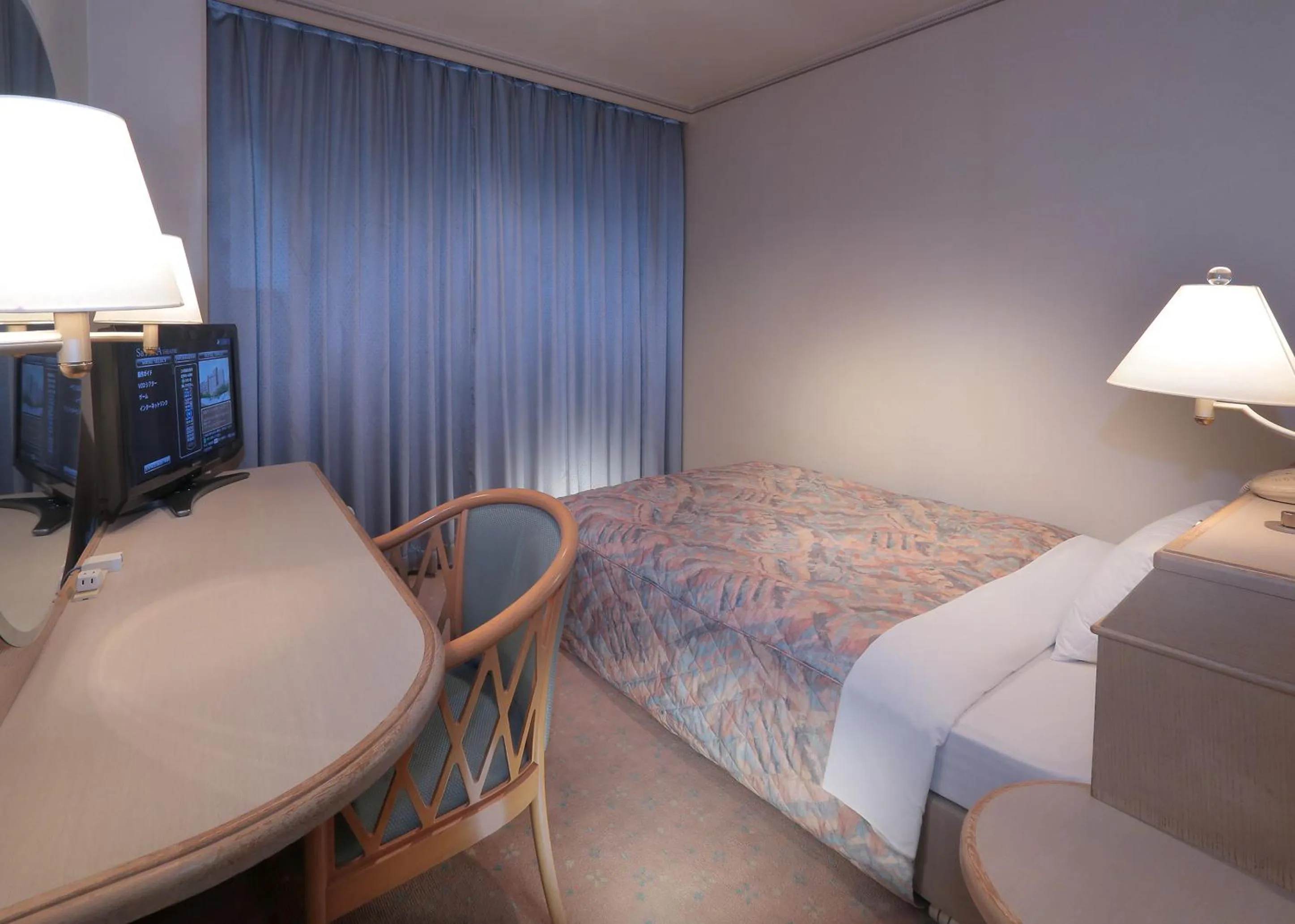 Bedroom, Bed in Takarazuka Washington Hotel