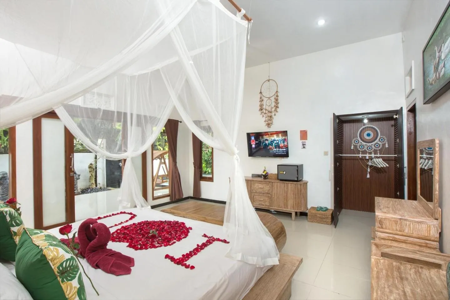 TV and multimedia, Bed in Tamyang Ubud Villas