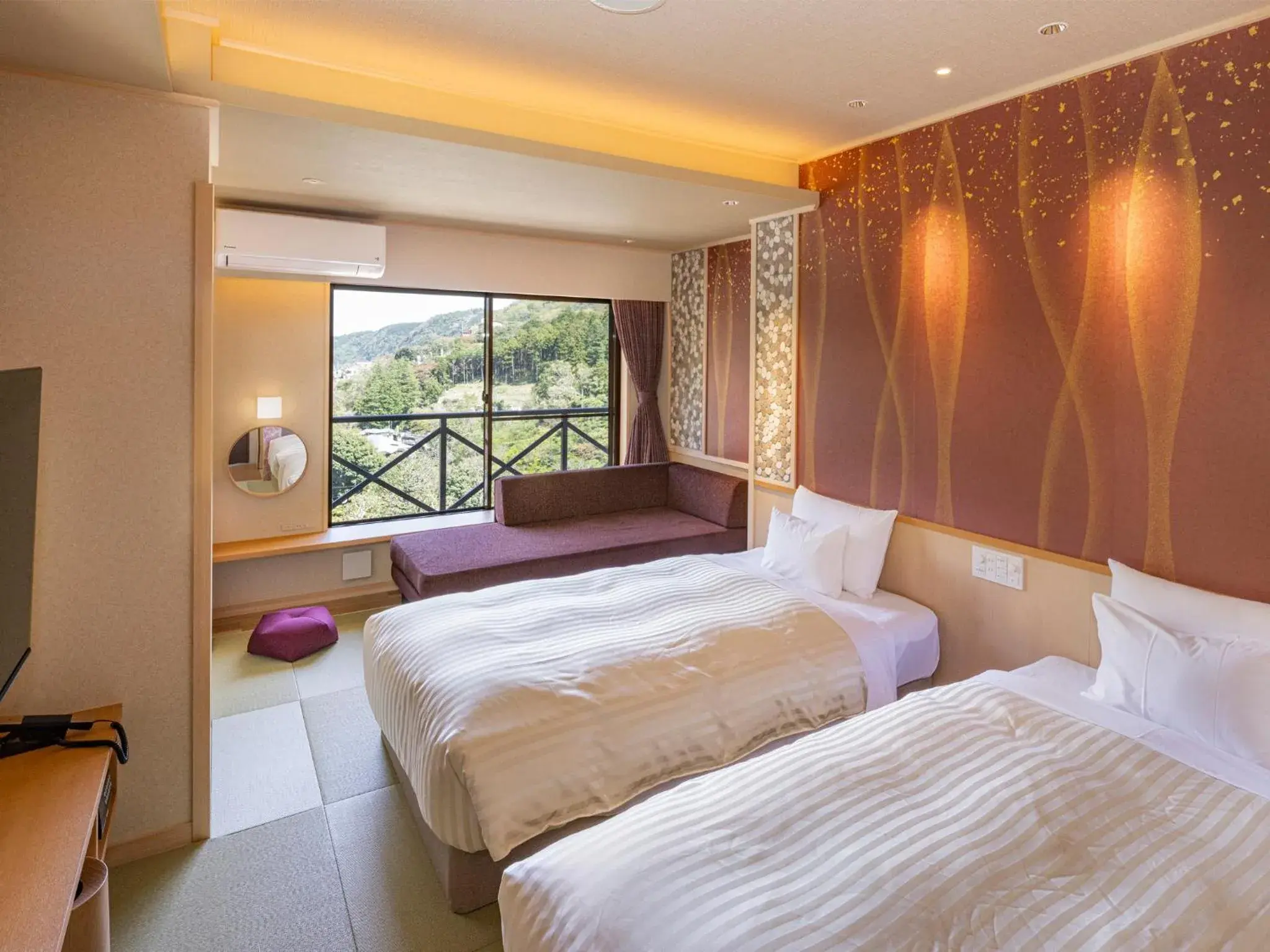 Renovated Japanese style twin room with extra bed in Hakonenomori Okada Renovated Japanese style twin room with extra bed in Hakonenomori Okada