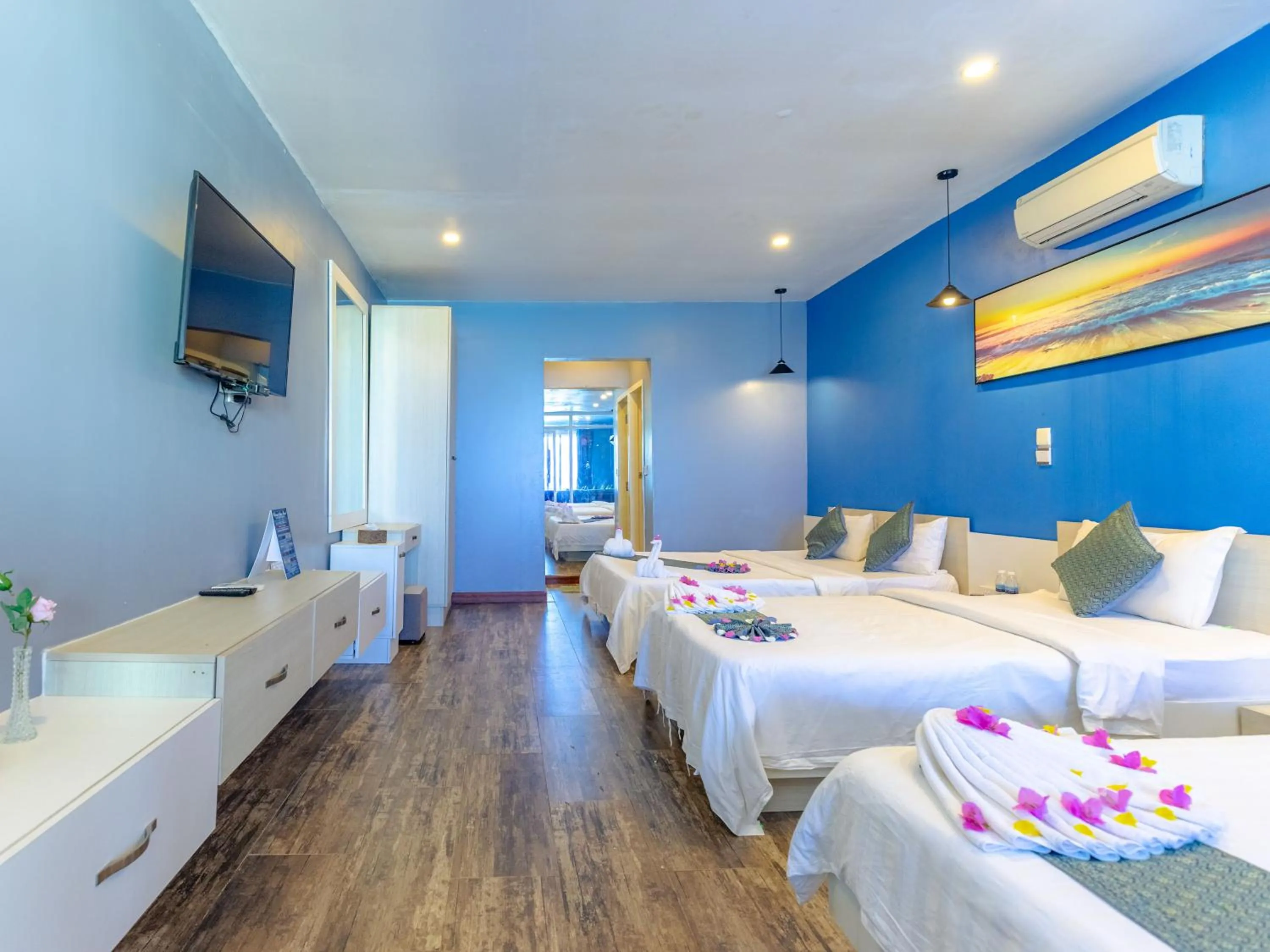 Photo of the whole room, Bed in Sara Resort