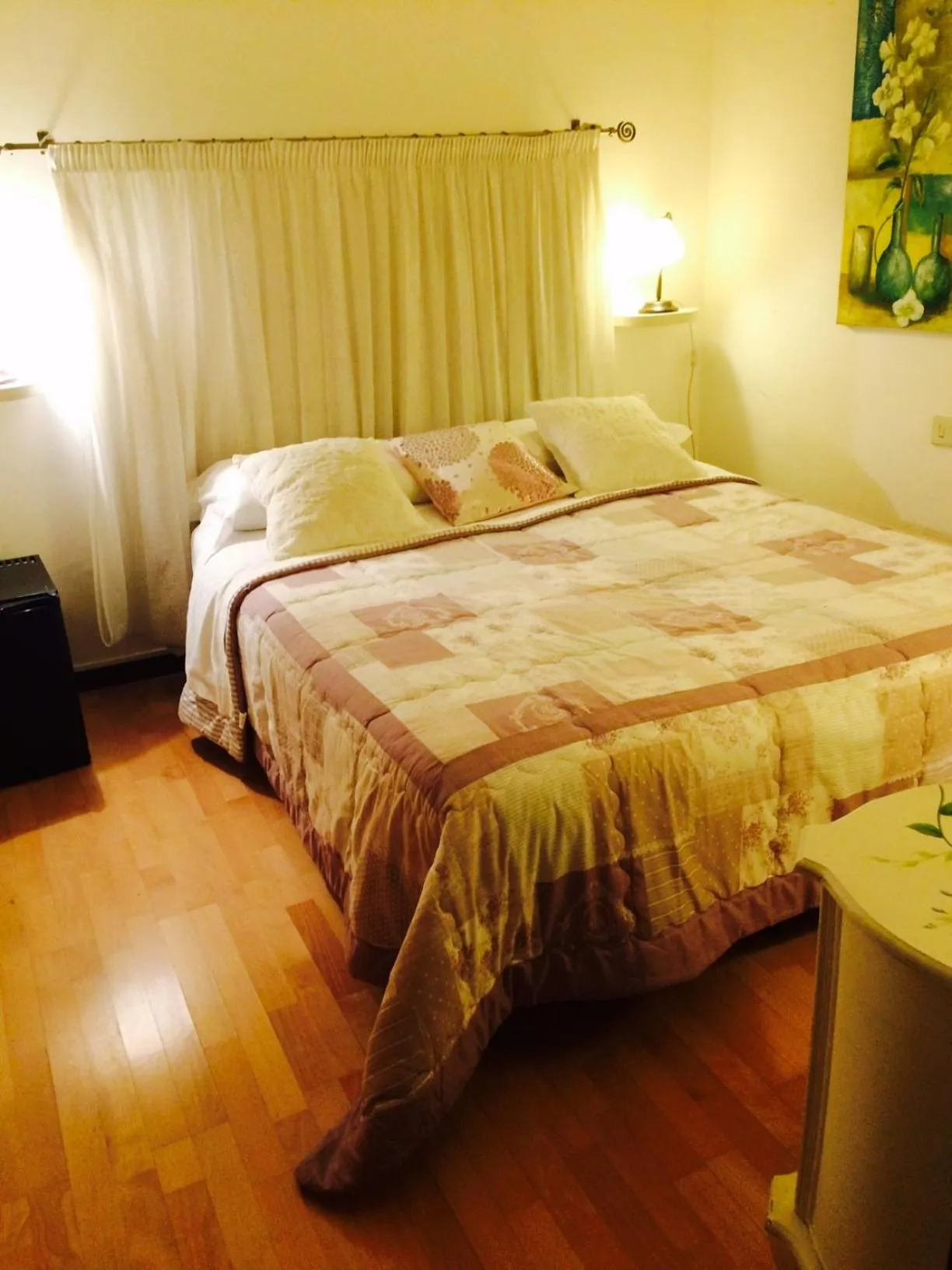 Bed in B&B VILLA ADRIANA Varese - camere e appartamenti