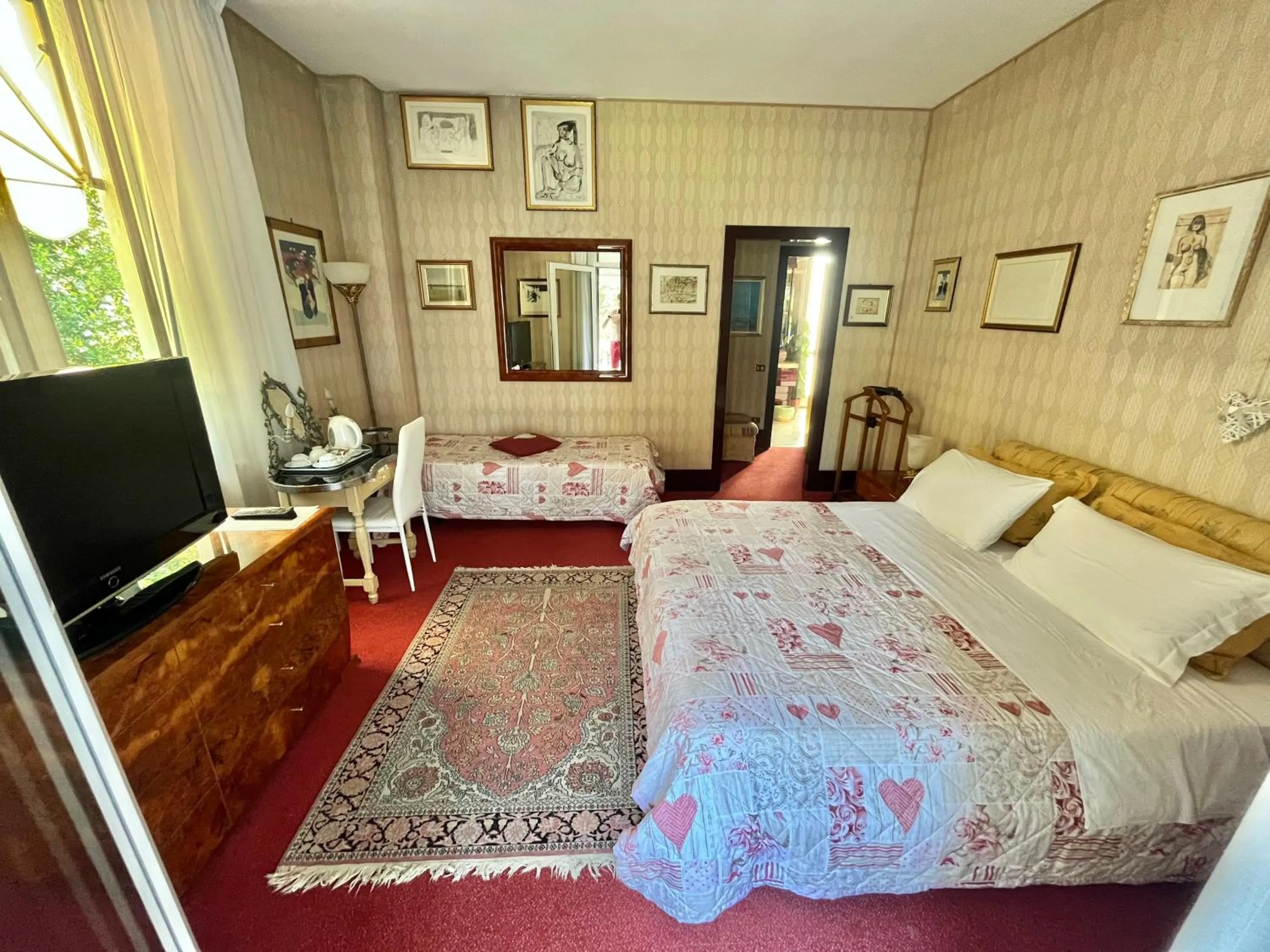 Bed in B&B VILLA ADRIANA Varese - camere e appartamenti