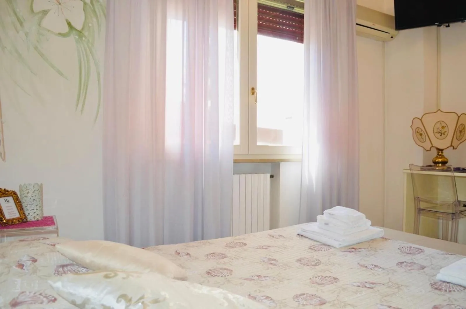 Bedroom, Bed in Hotel Julia