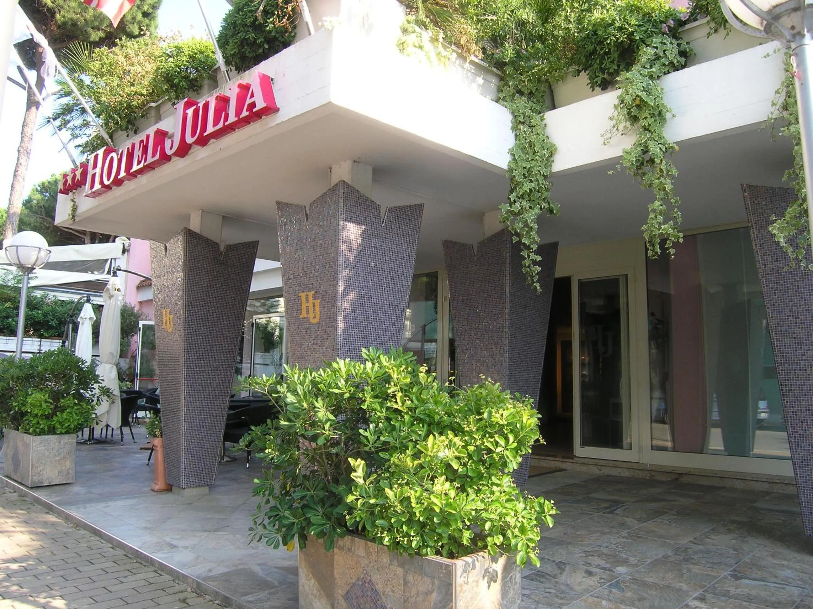 Facade/entrance in Hotel Julia
