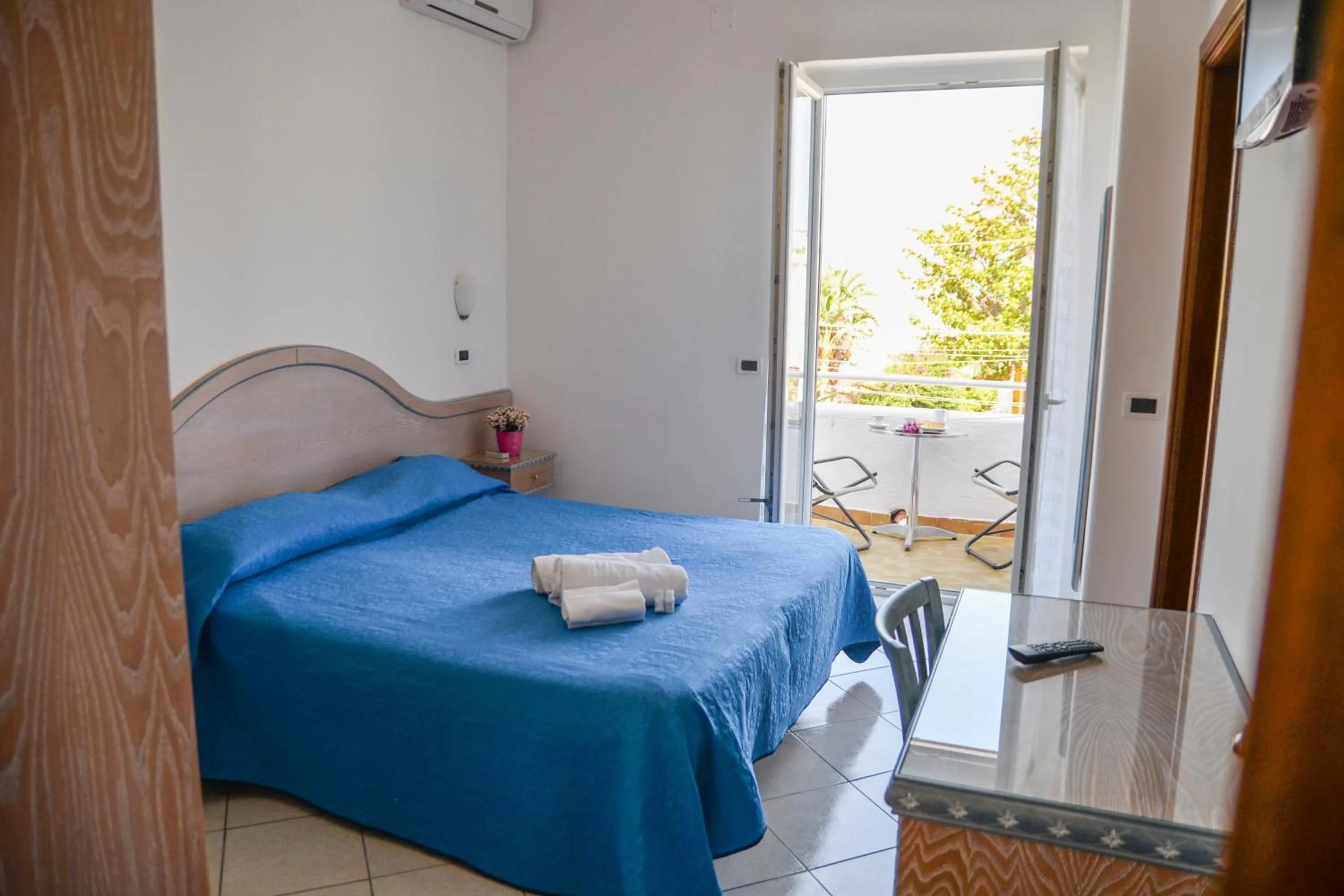 Photo of the whole room in Villa Erade