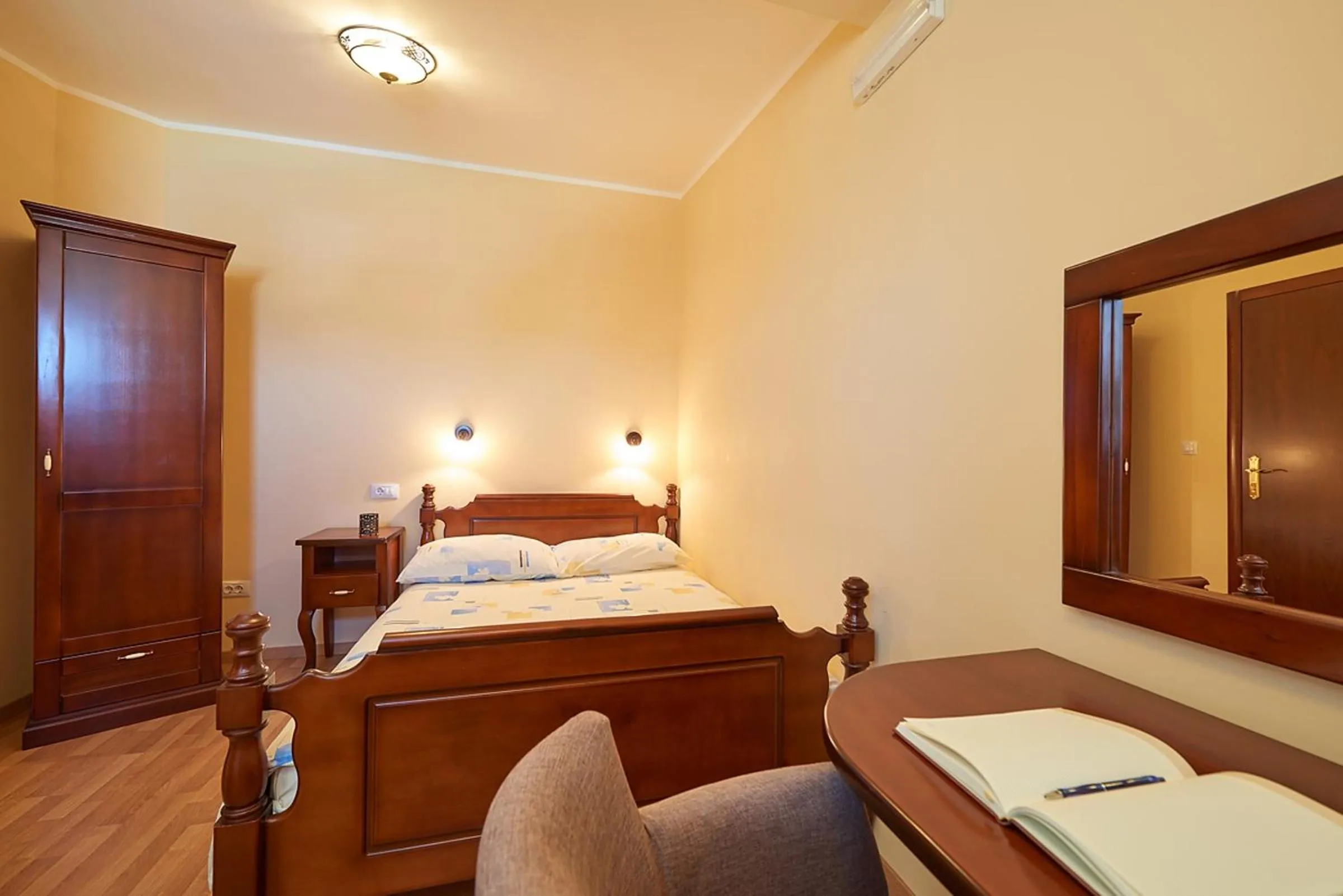 Bedroom, Bed in Hotel Laguna