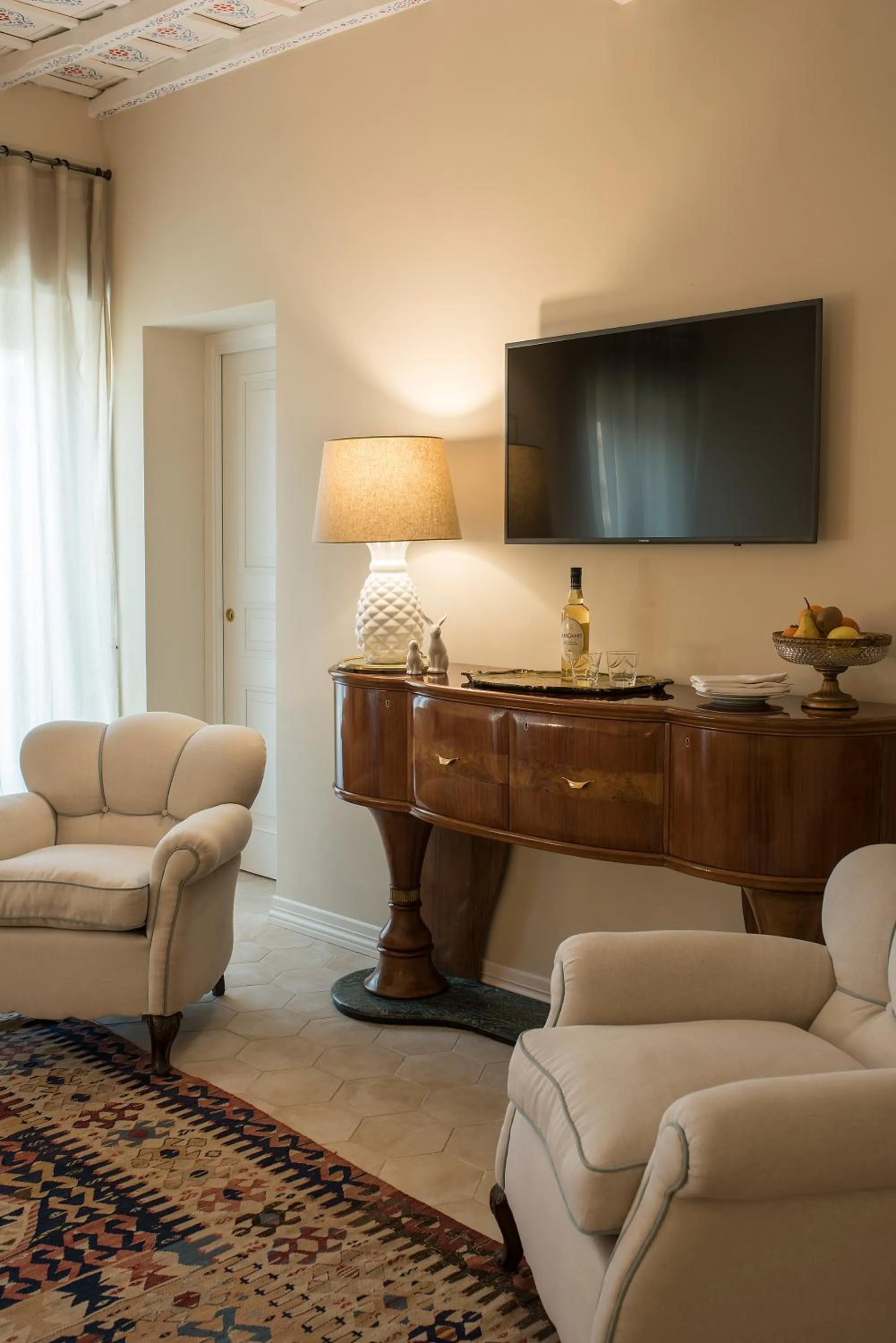 Photo of the whole room in Palazzo Caruso