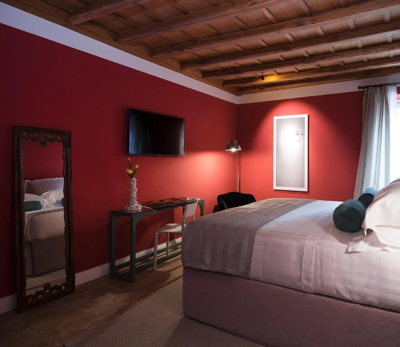 Photo of the whole room, Bed in Palazzo Caruso