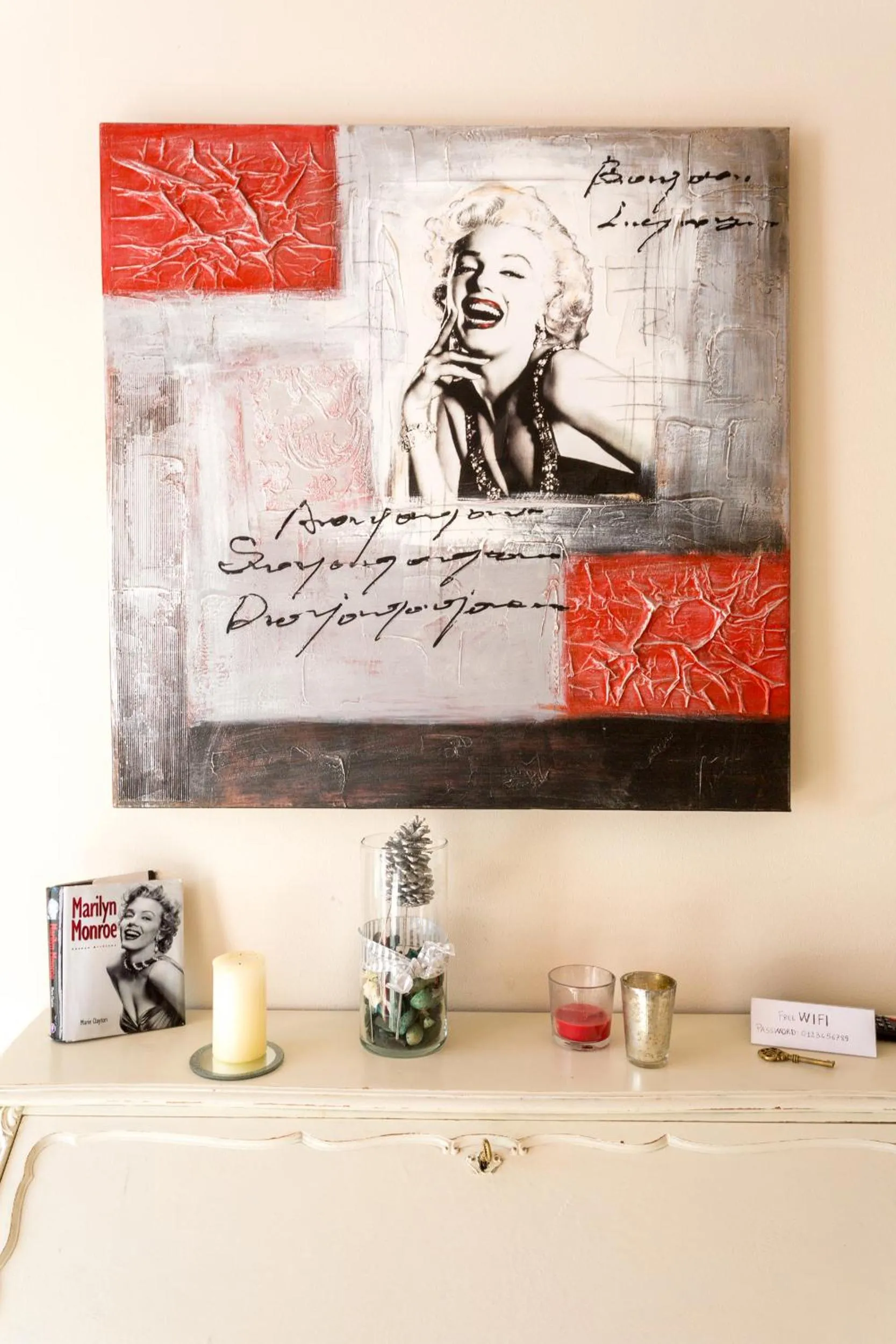 Decorative detail in Le Rêve - Lake view rooms