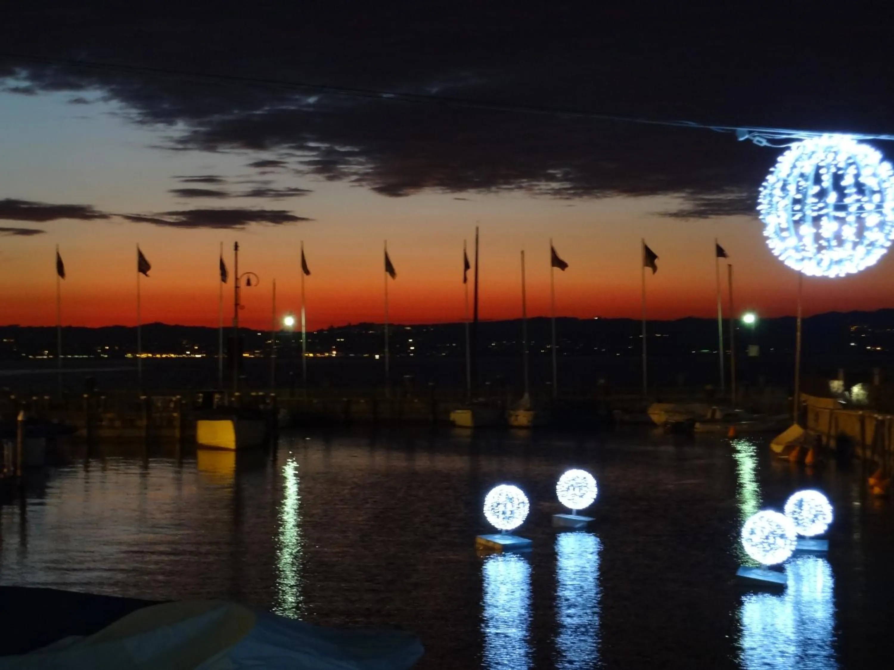 Natural landscape in Le Rêve - Lake view rooms
