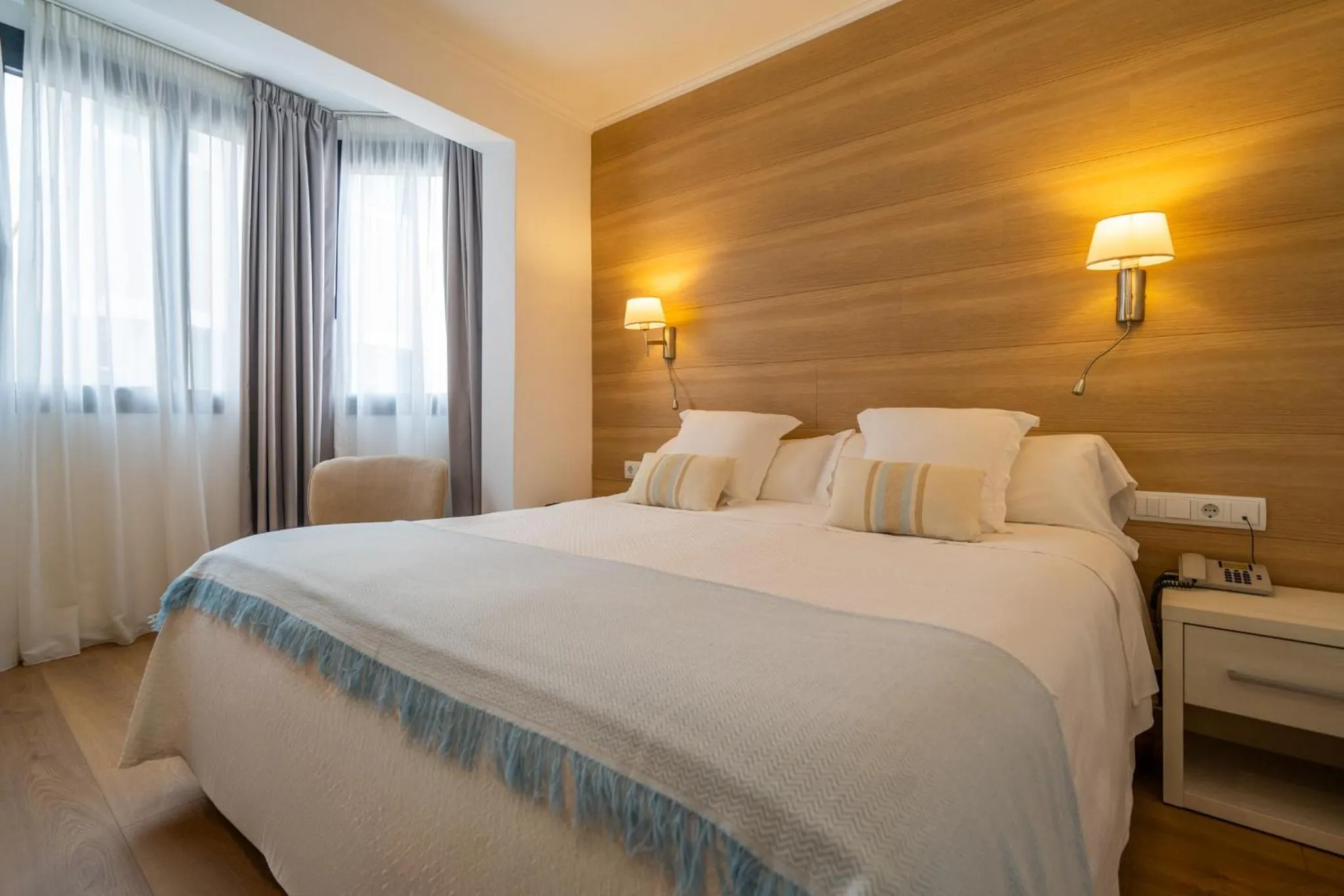 Photo of the whole room, Bed in Hostal Menurka