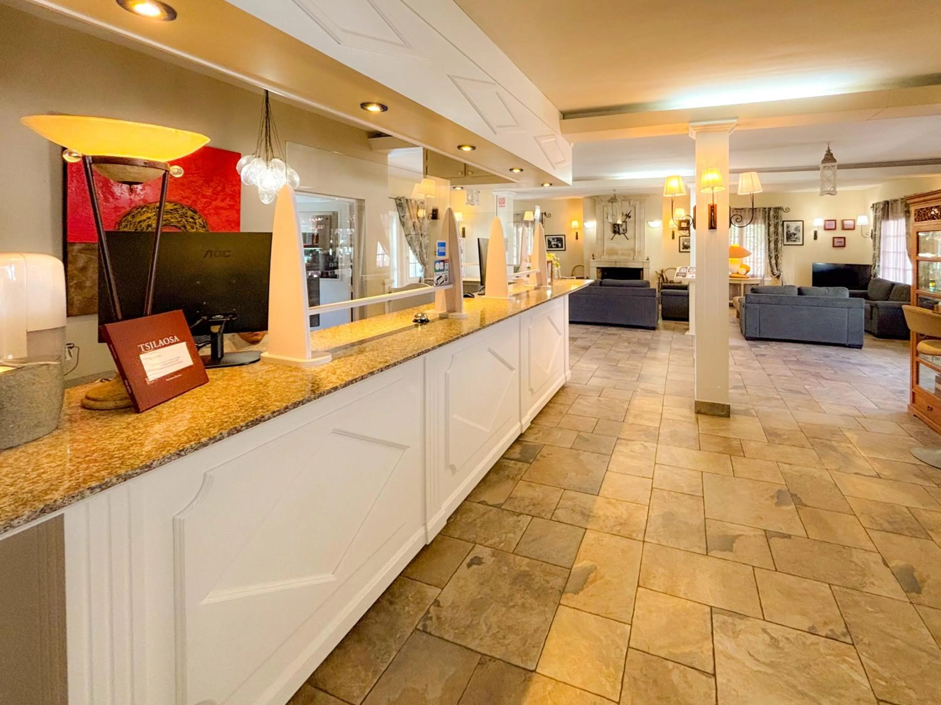 Communal lounge/ TV room in Hotel Le Cilaos