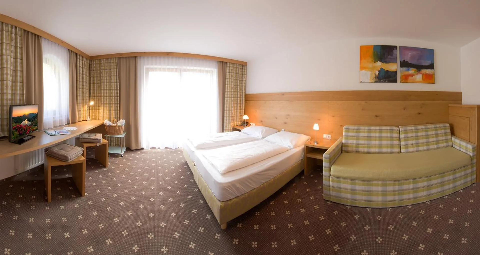 Photo of the whole room, Bed in Hotel zum grünen Tor