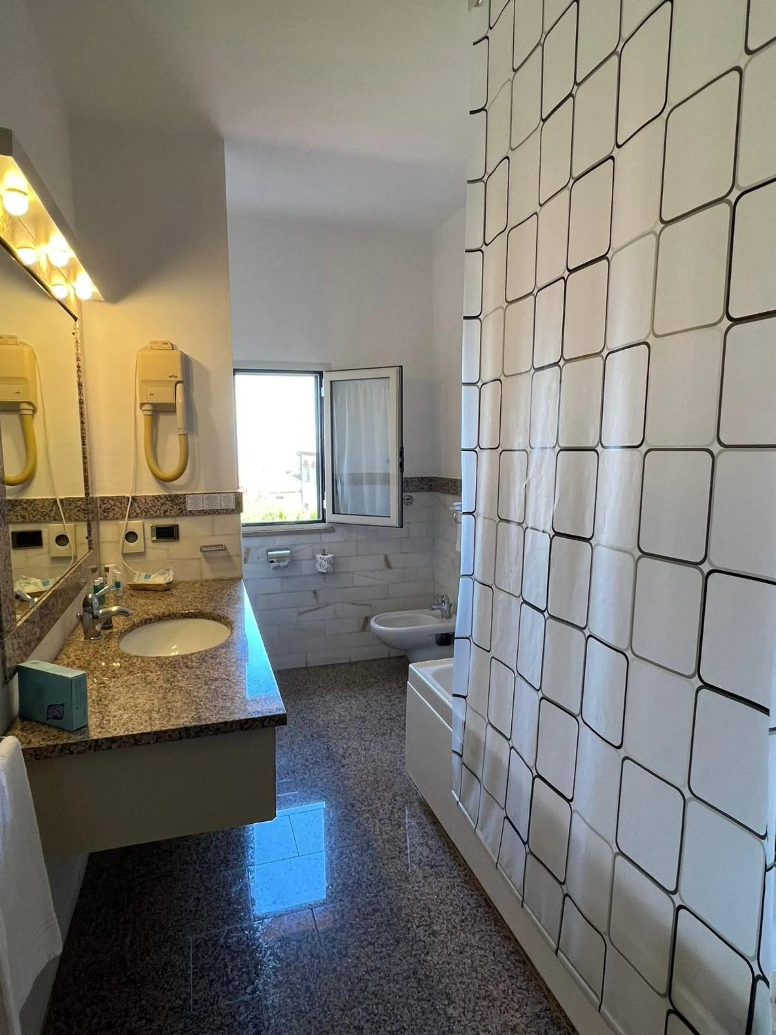 Bathroom in Arthotel Gabbiano Azzurro Due