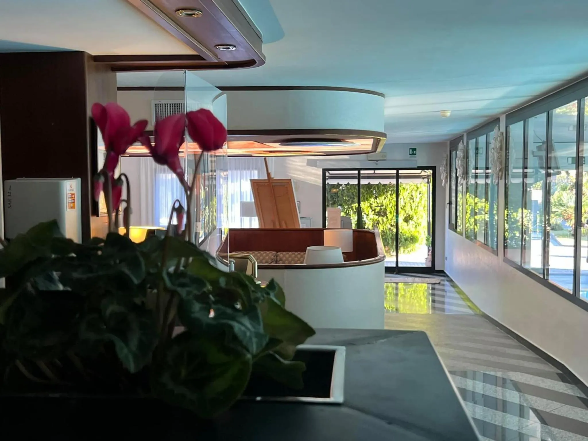 Restaurant/places to eat in Arthotel Gabbiano Azzurro Due