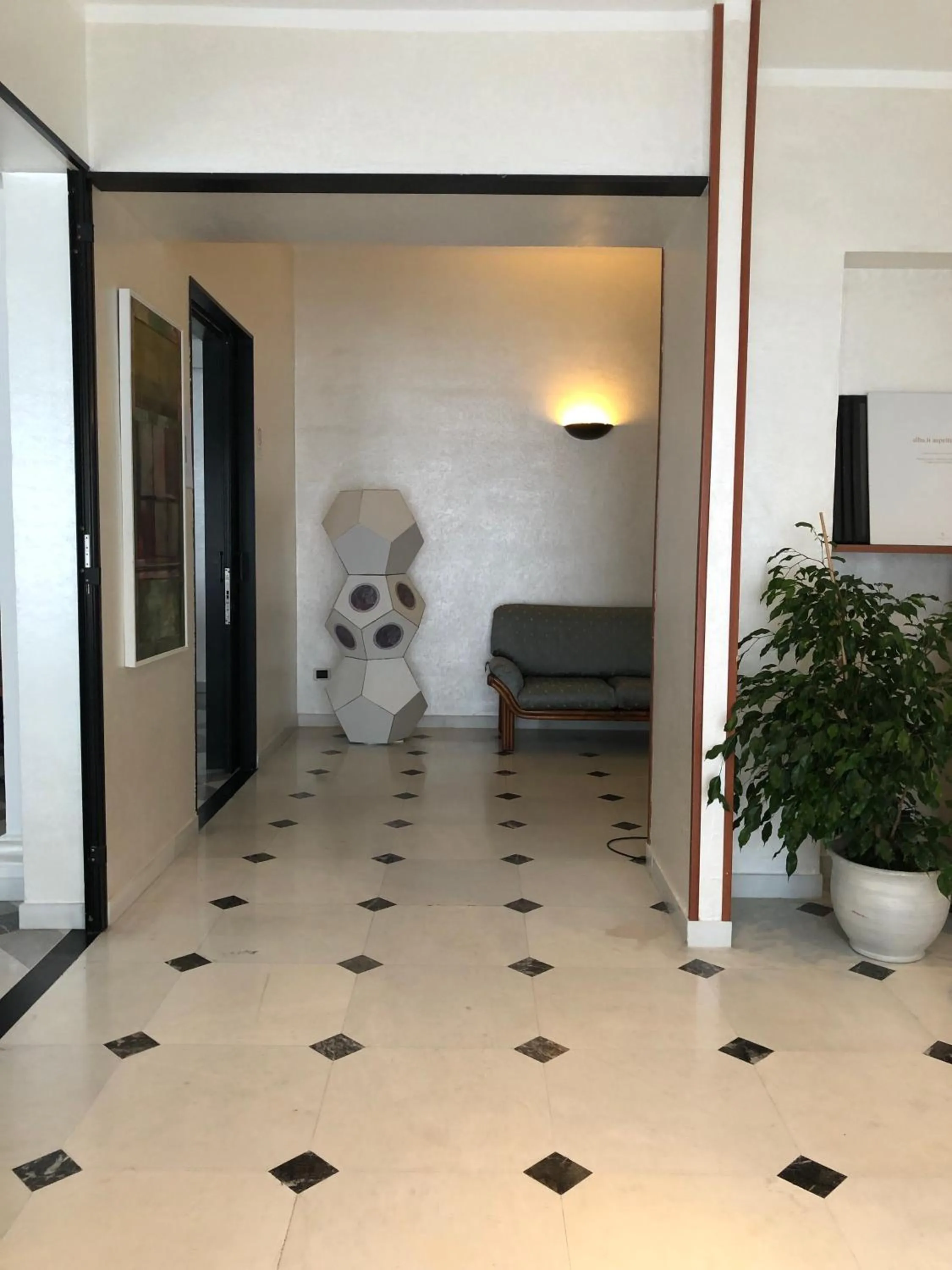 Seating area in Arthotel Gabbiano Azzurro Due