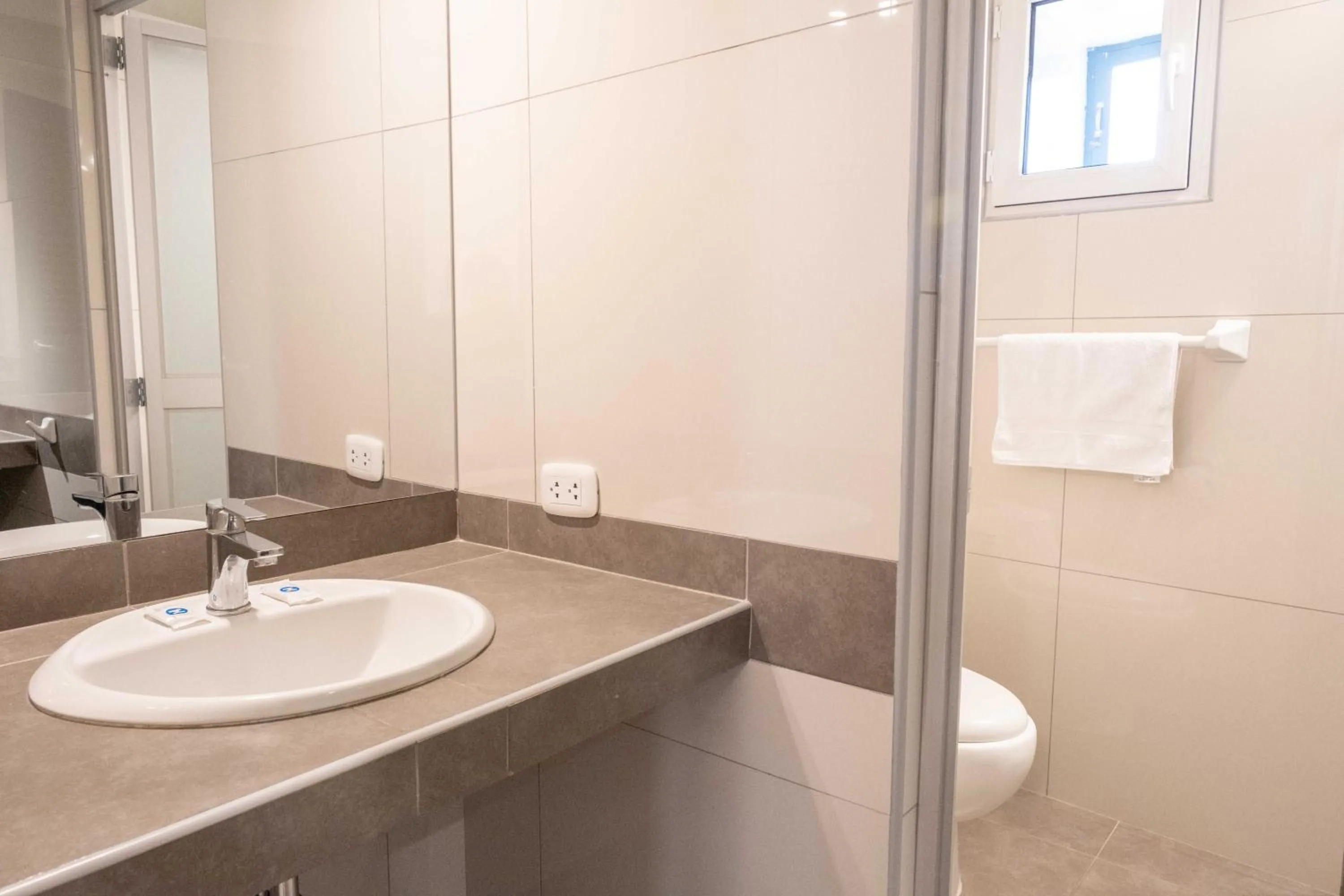 Bathroom in Hostal Corihuasi