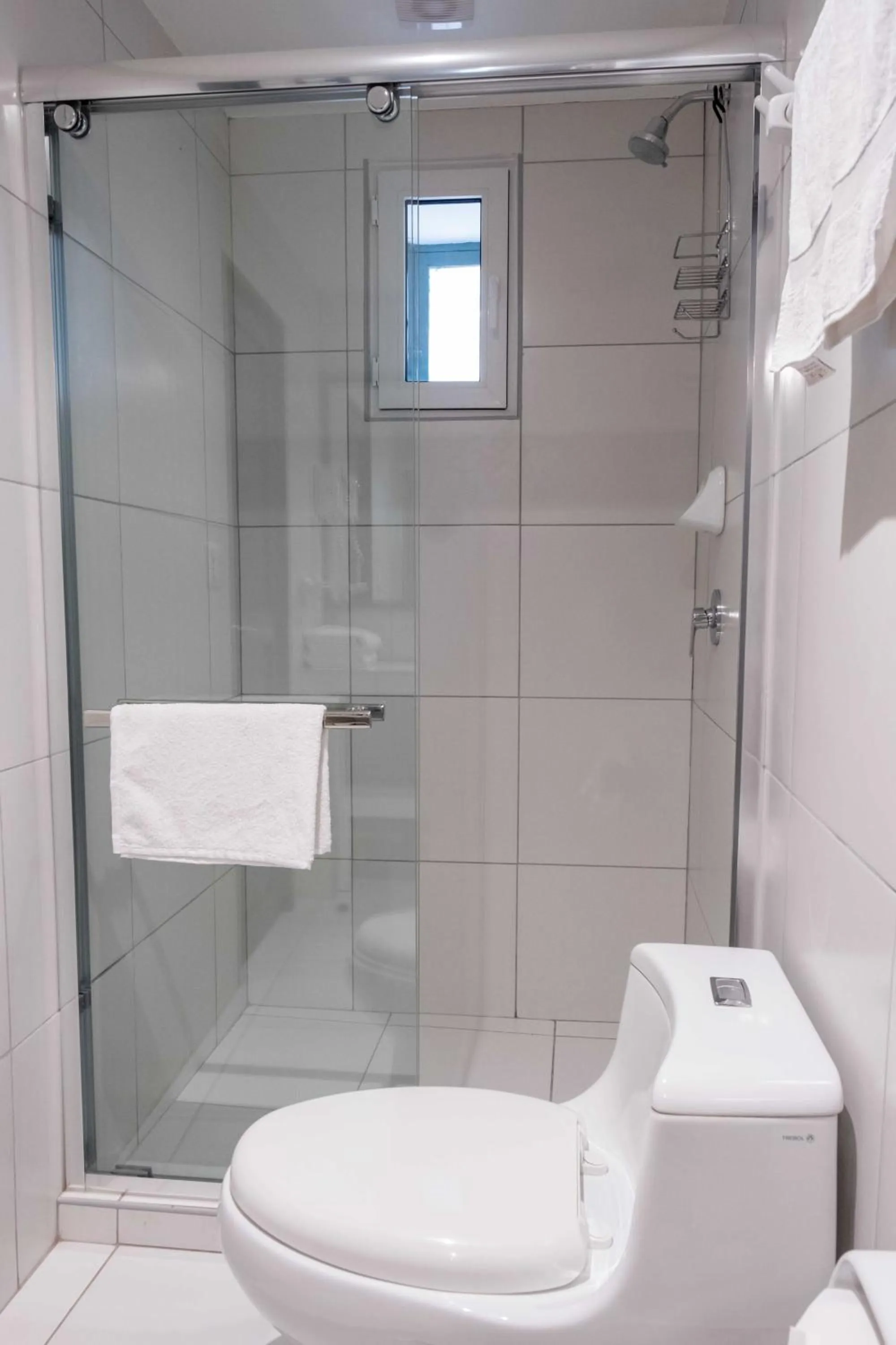 Shower in Hostal Corihuasi