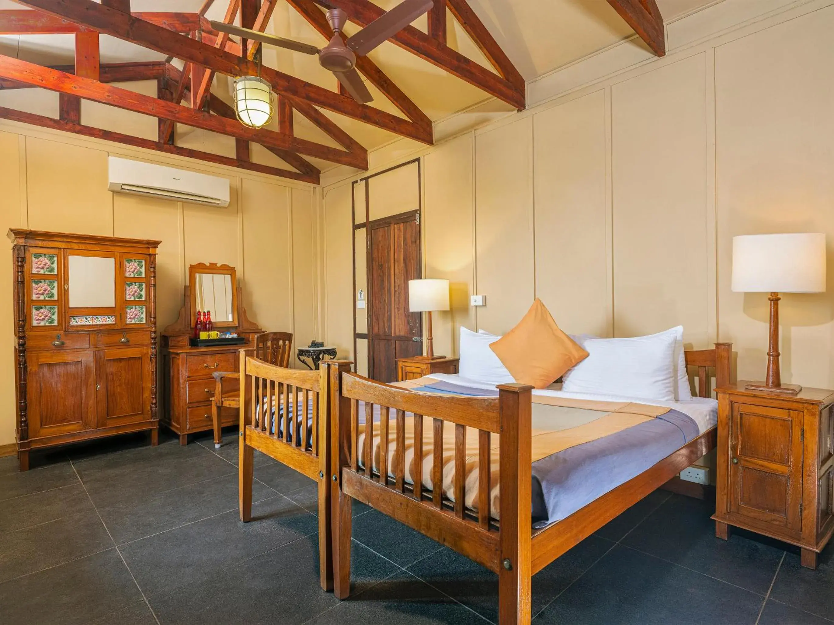 Deluxe Double Room in Mango Hill Pondicherry Deluxe Double Room in Mango Hill Pondicherry