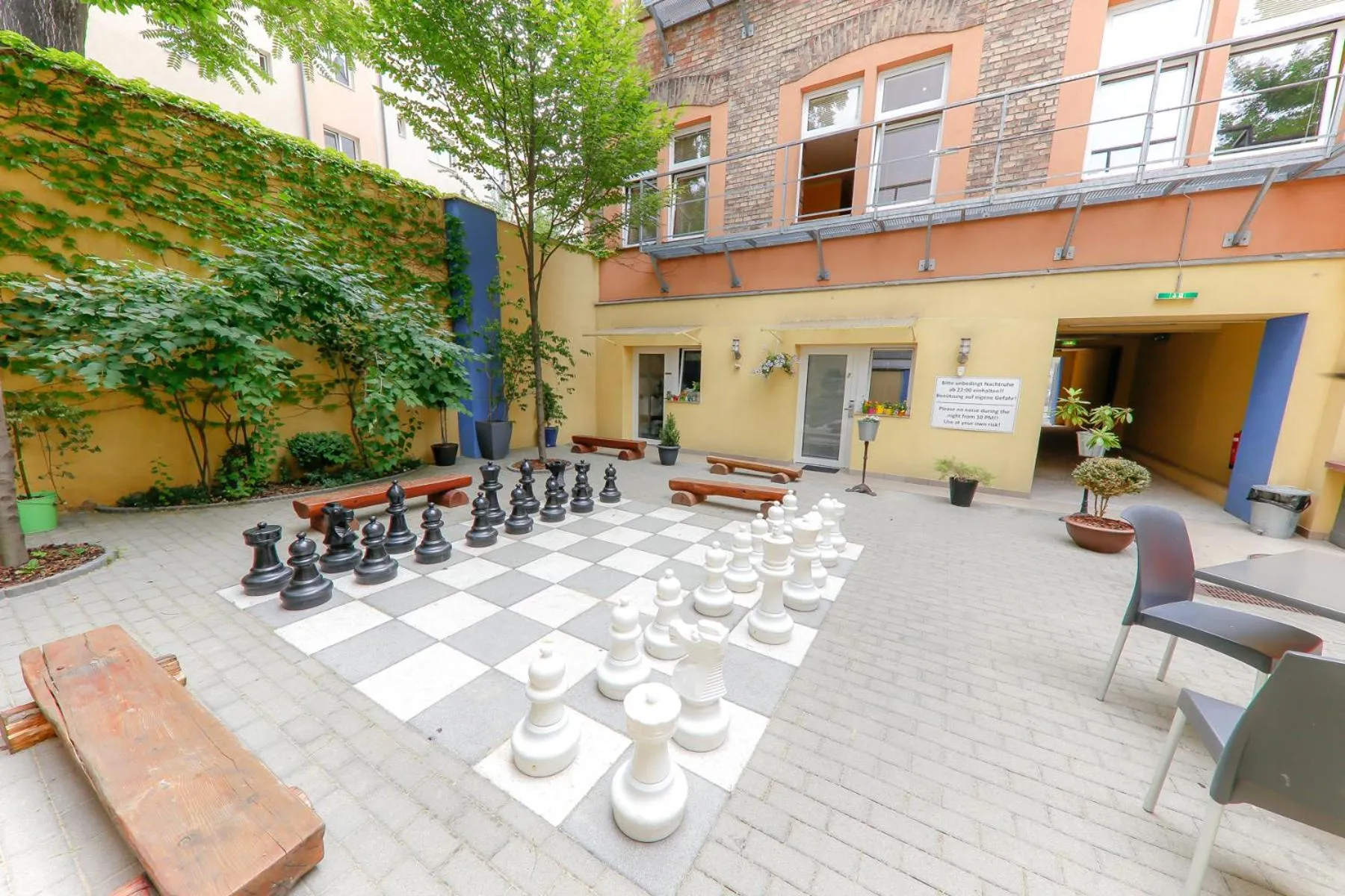 Garden in Do Step Inn Home - Hotel & Hostel