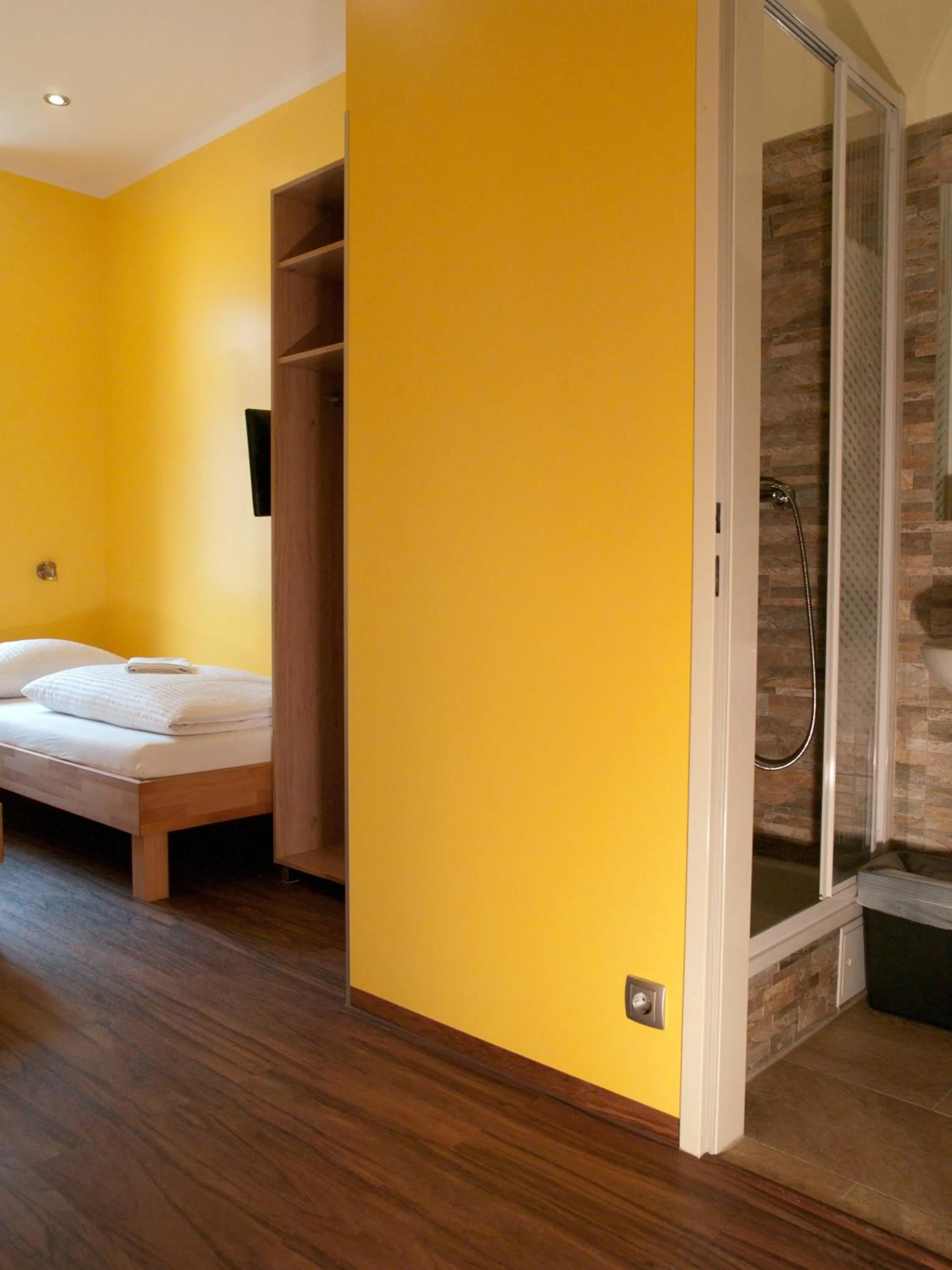 Bathroom, Bed in Do Step Inn Home - Hotel & Hostel