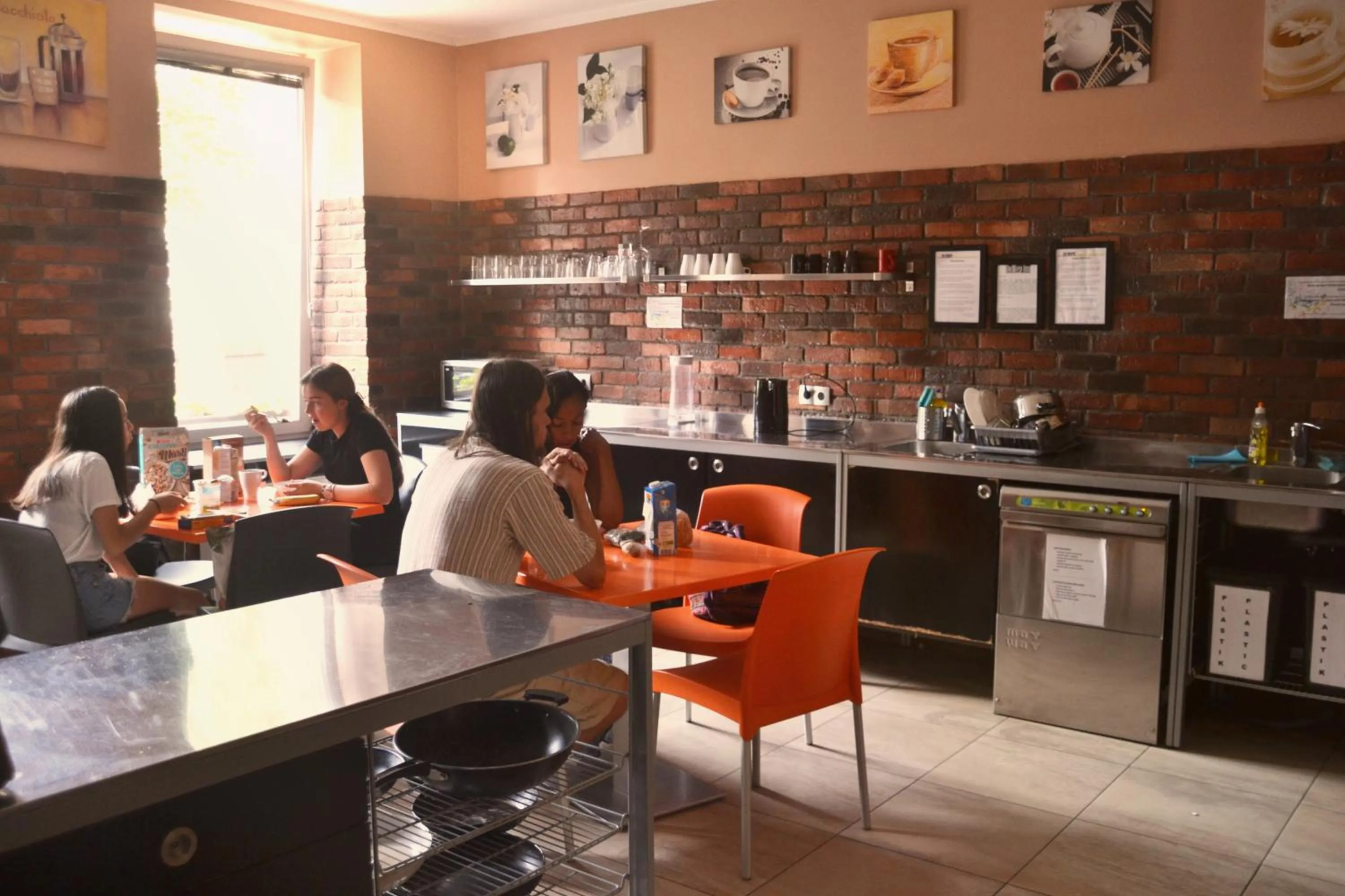 Kitchen or kitchenette in Do Step Inn Home - Hotel & Hostel