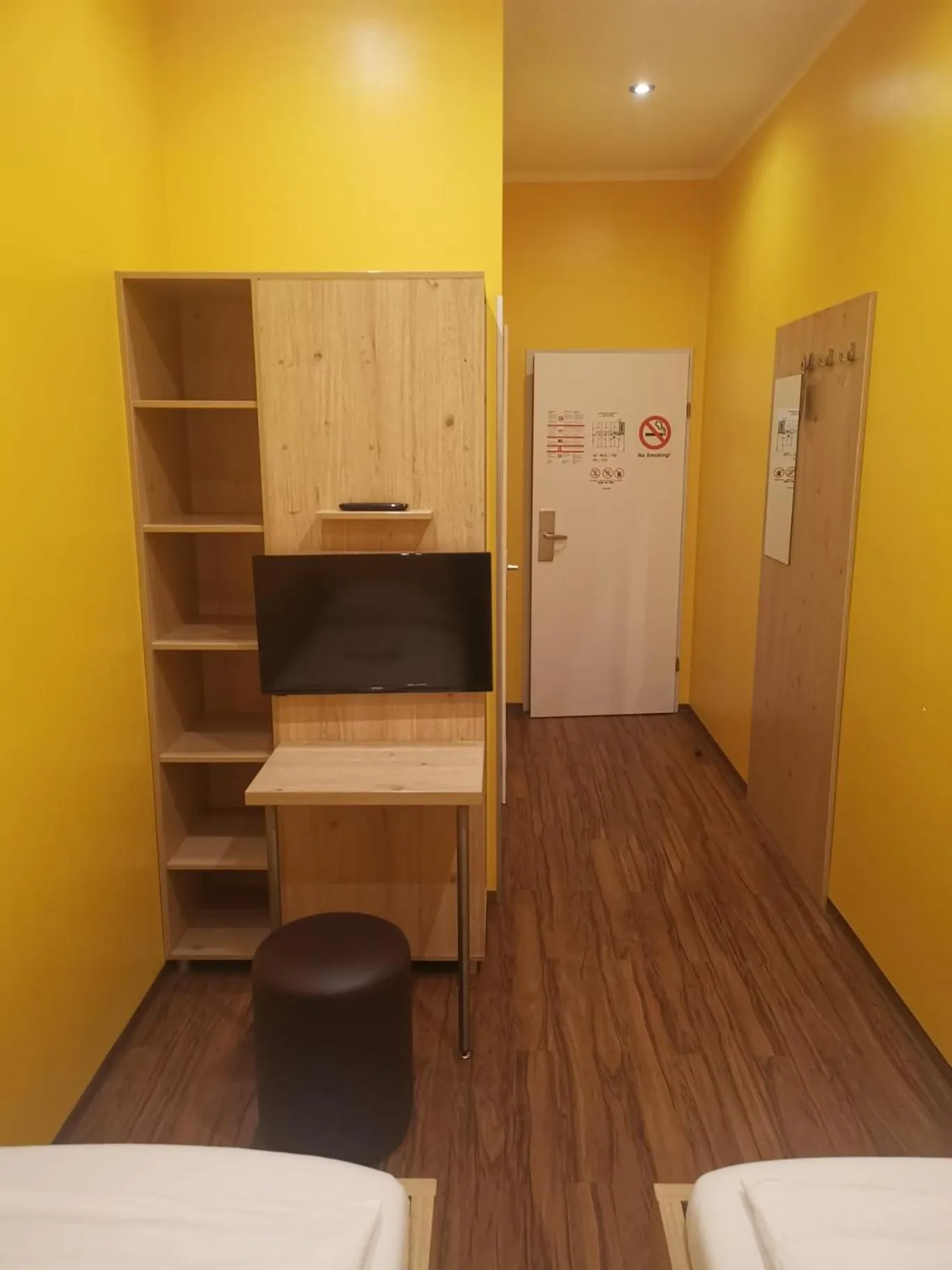 Decorative detail, Bed in Do Step Inn Home - Hotel & Hostel