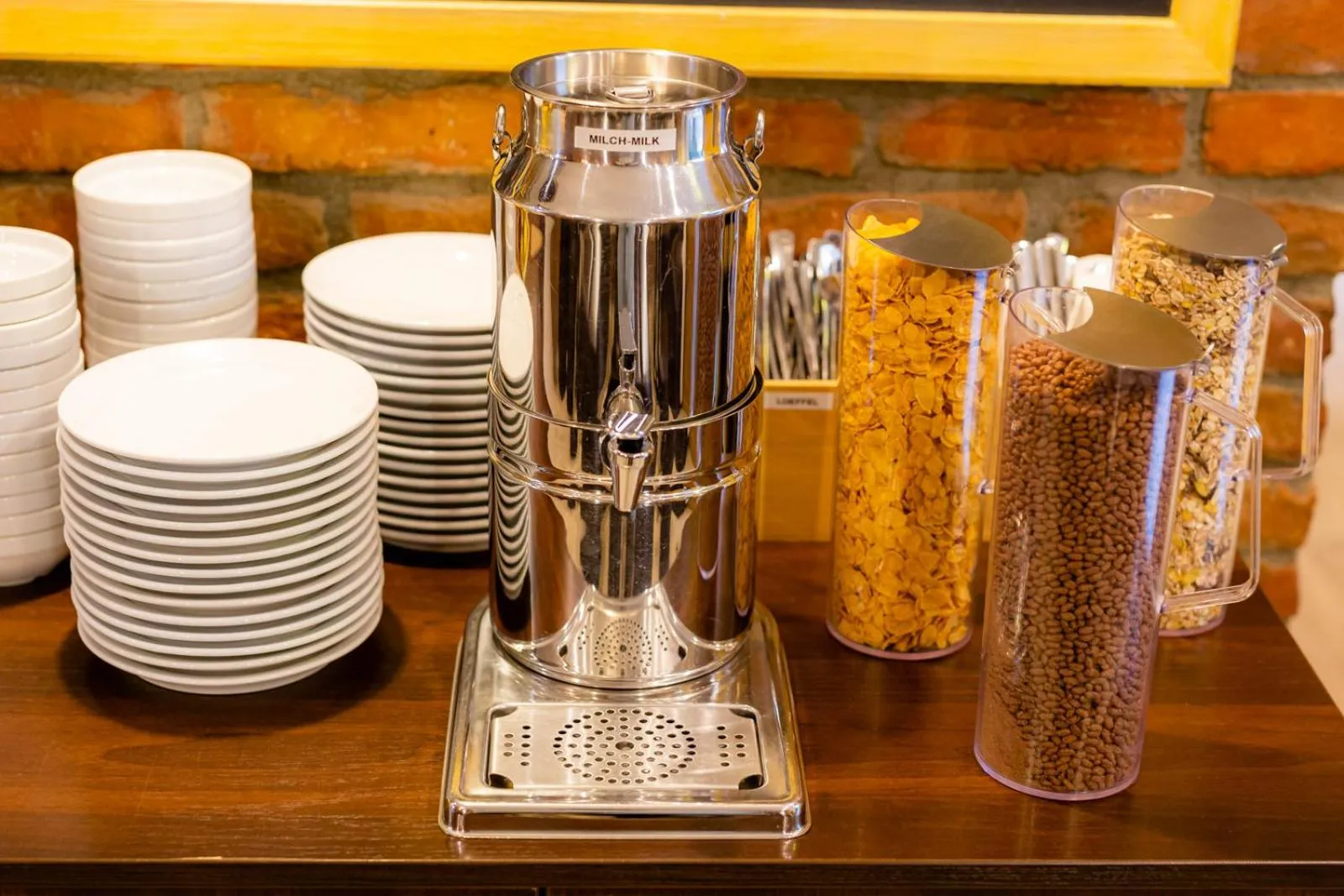 Food and drinks in Do Step Inn Home - Hotel & Hostel