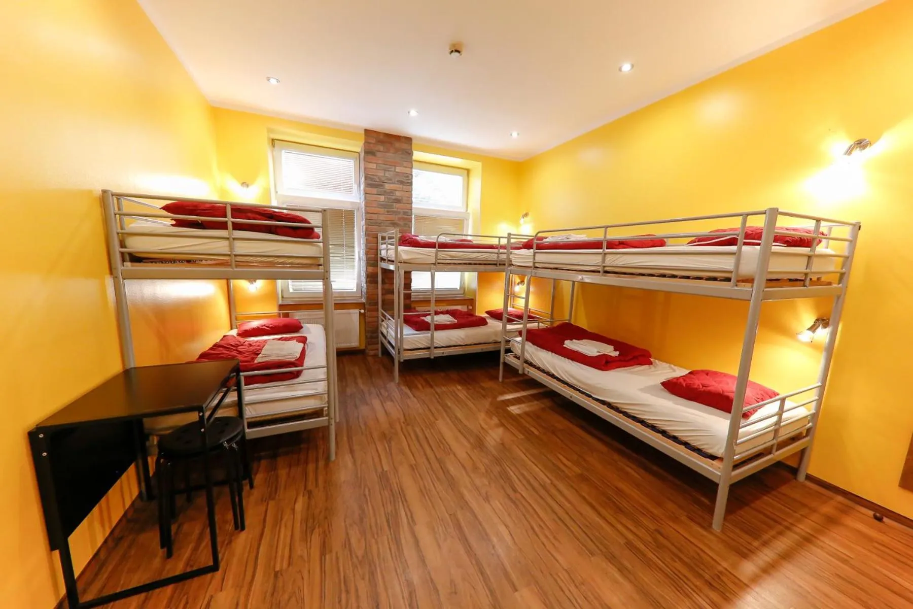 bunk bed, Bed in Do Step Inn Home - Hotel & Hostel