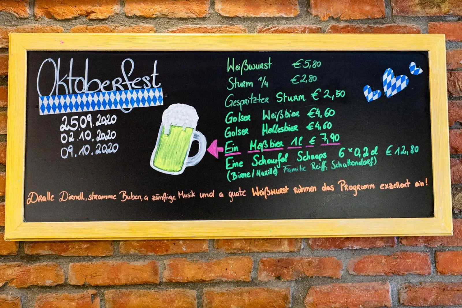 Evening entertainment in Do Step Inn Home - Hotel & Hostel