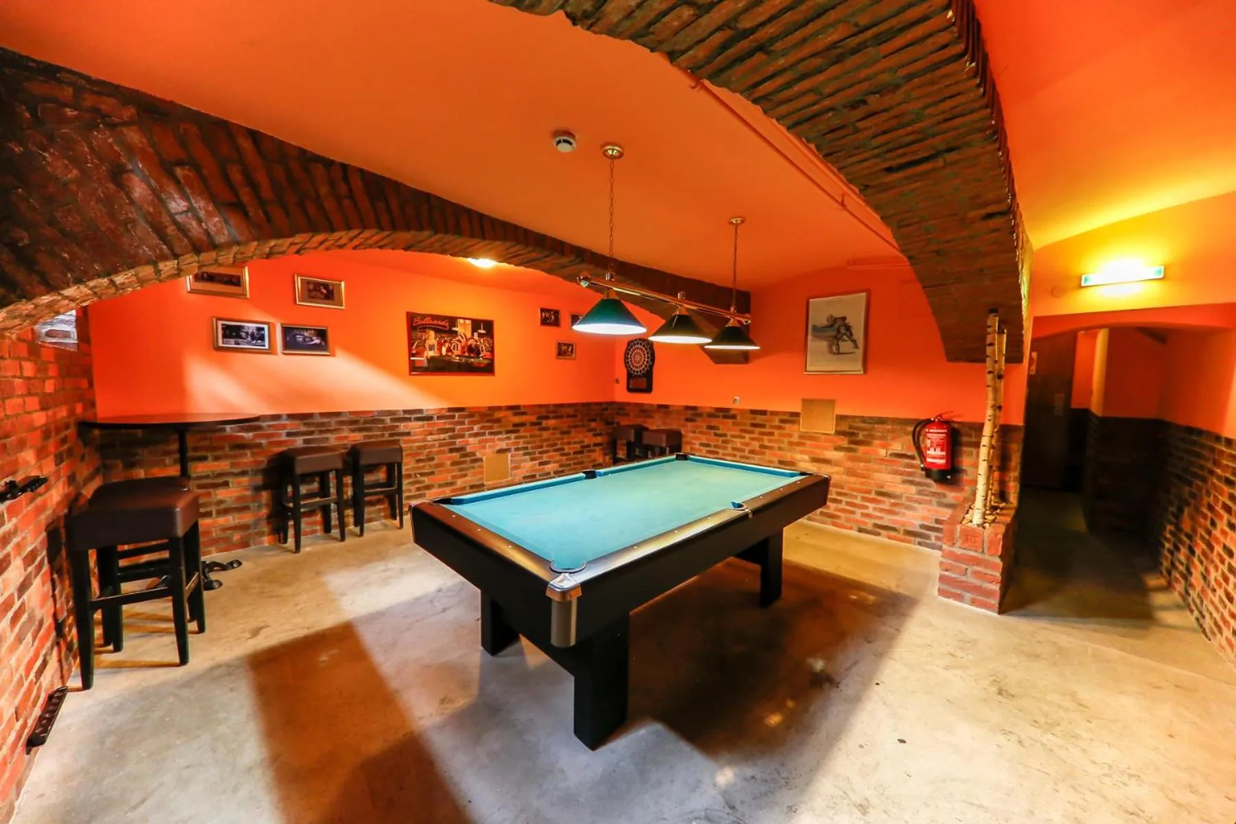 Billiard in Do Step Inn Home - Hotel & Hostel