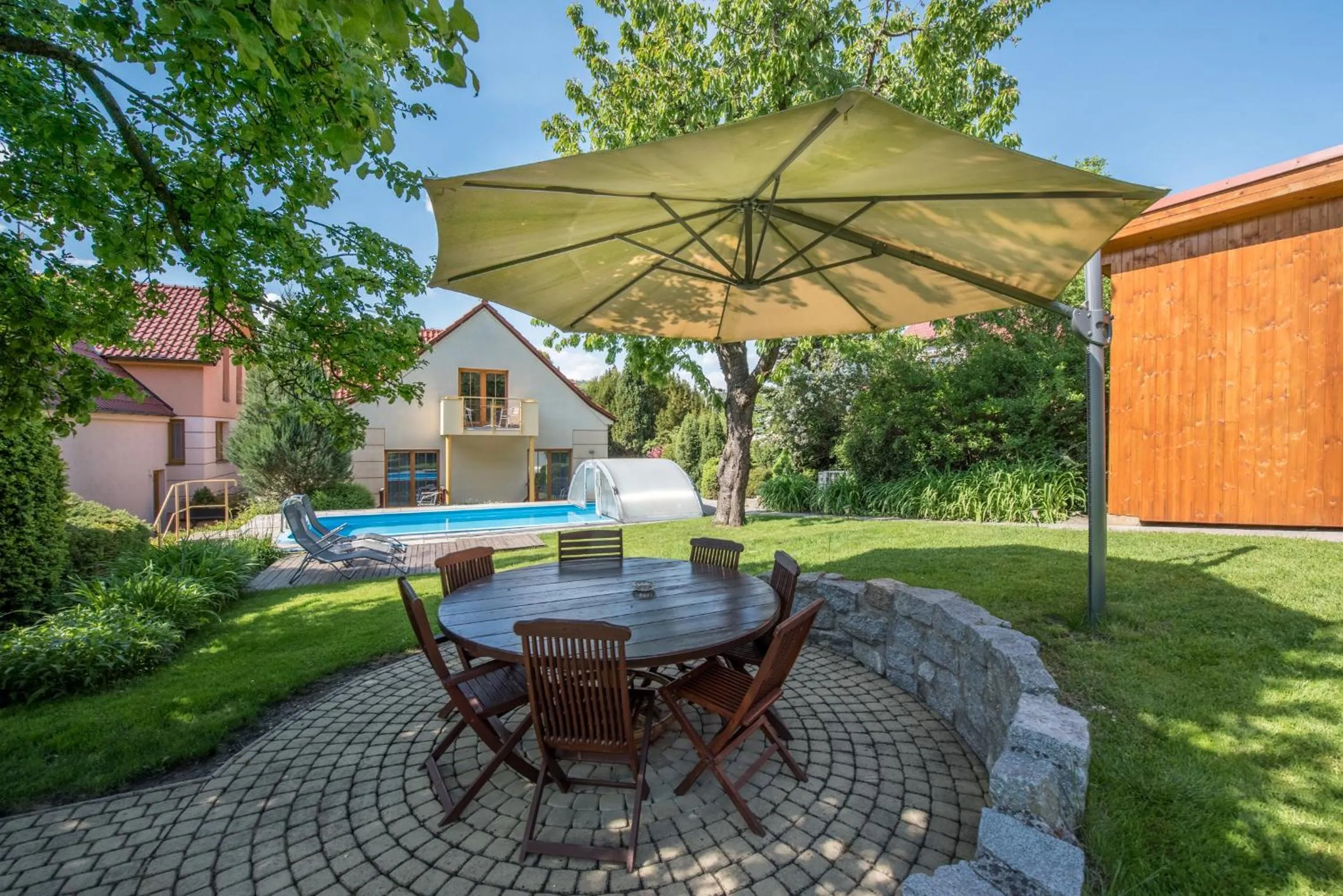 Patio in Hotel Garni Pod Skalkou