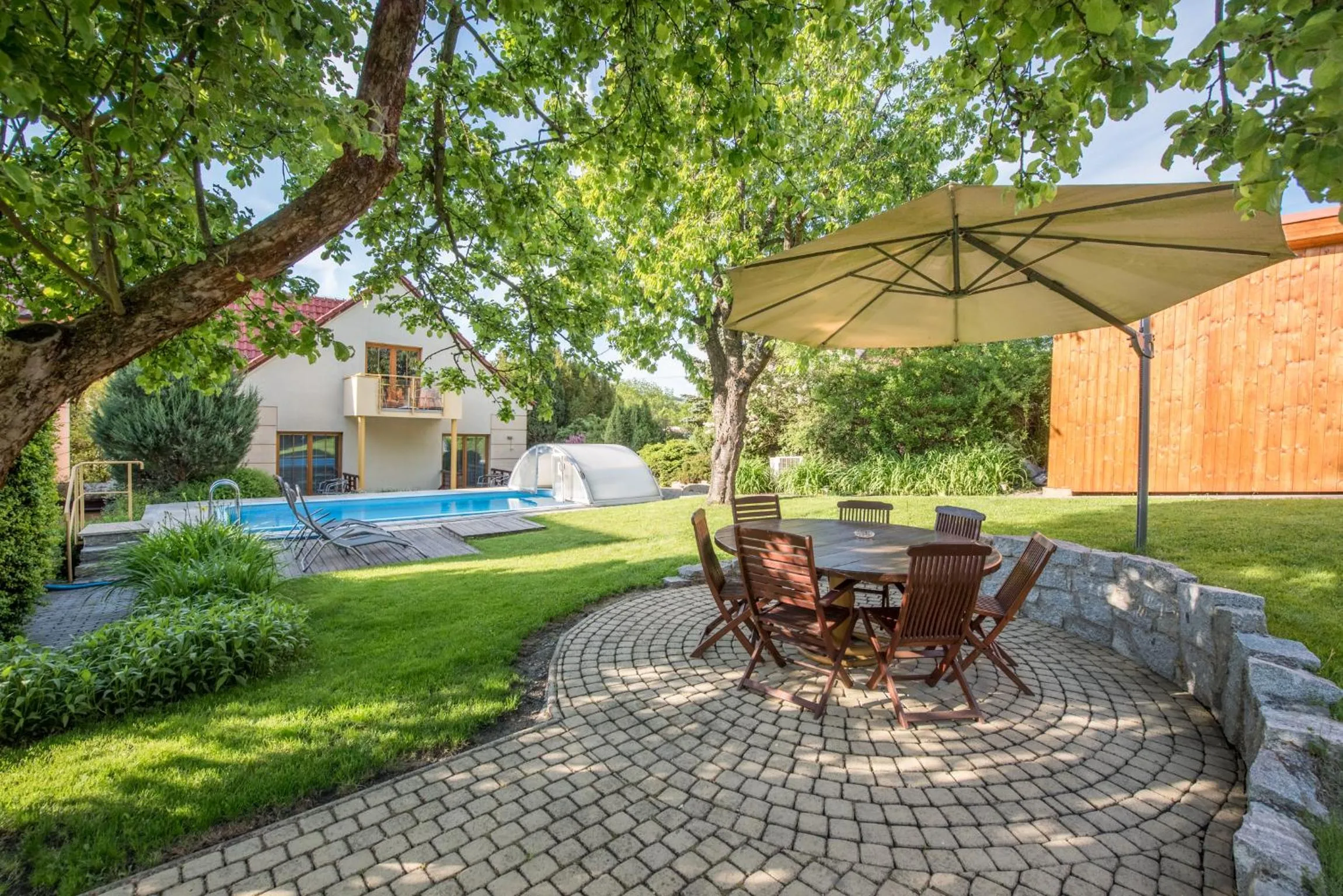 Patio in Hotel Garni Pod Skalkou
