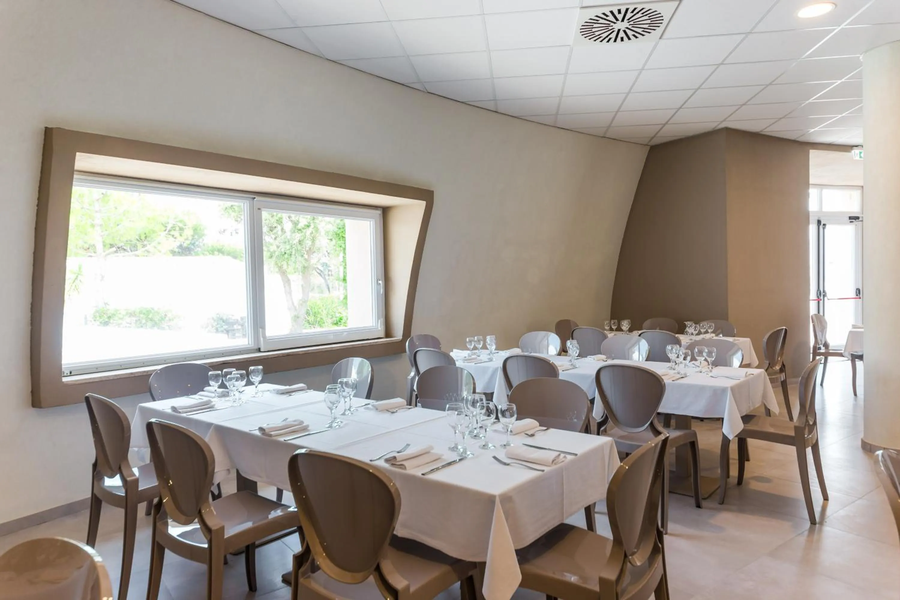 Restaurant/places to eat in Torre Cintola Greenblu Sea Emotions