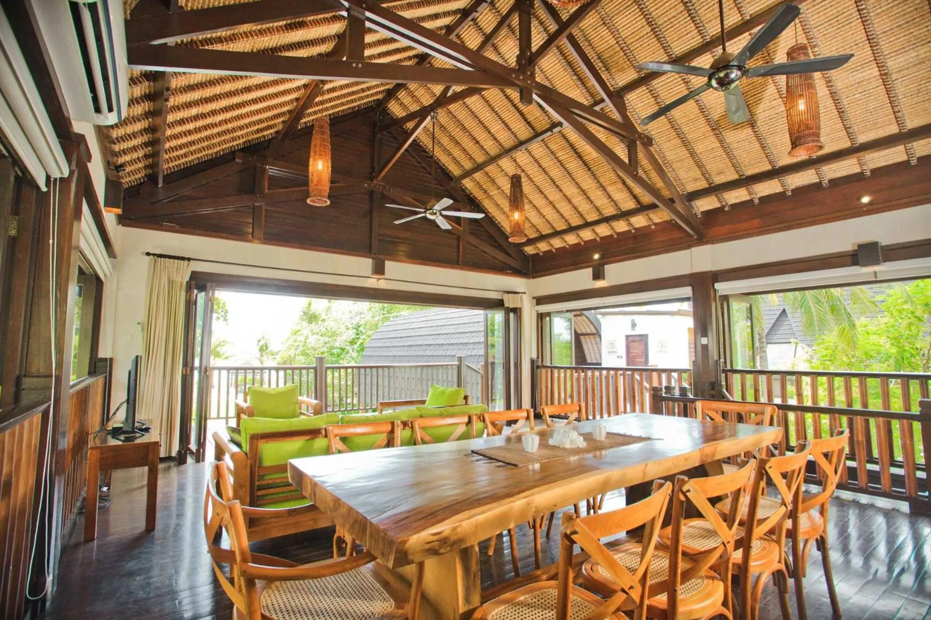 Dining area in Kudat Riviera Exclusive Beach Villas