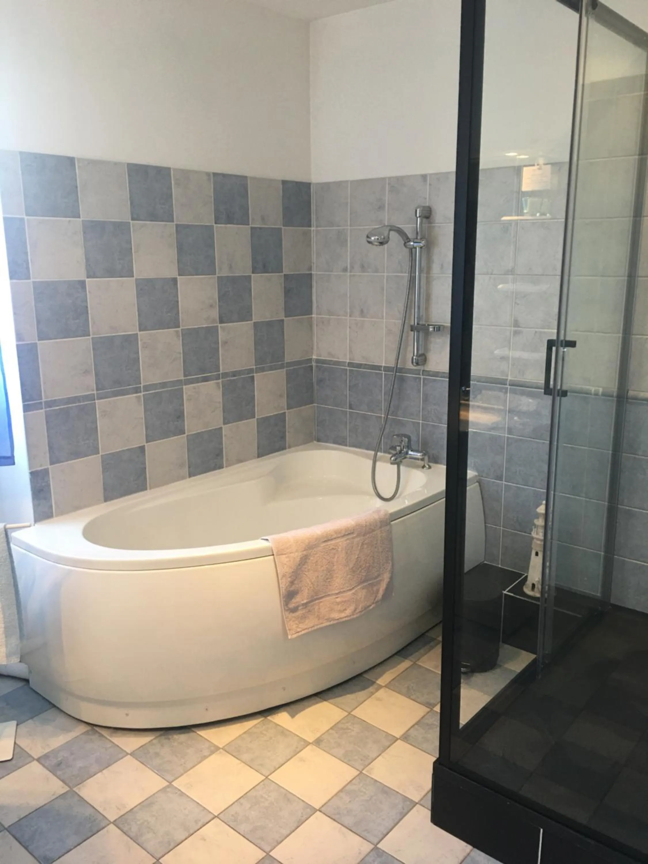 Shower in La Ferme du Preneau