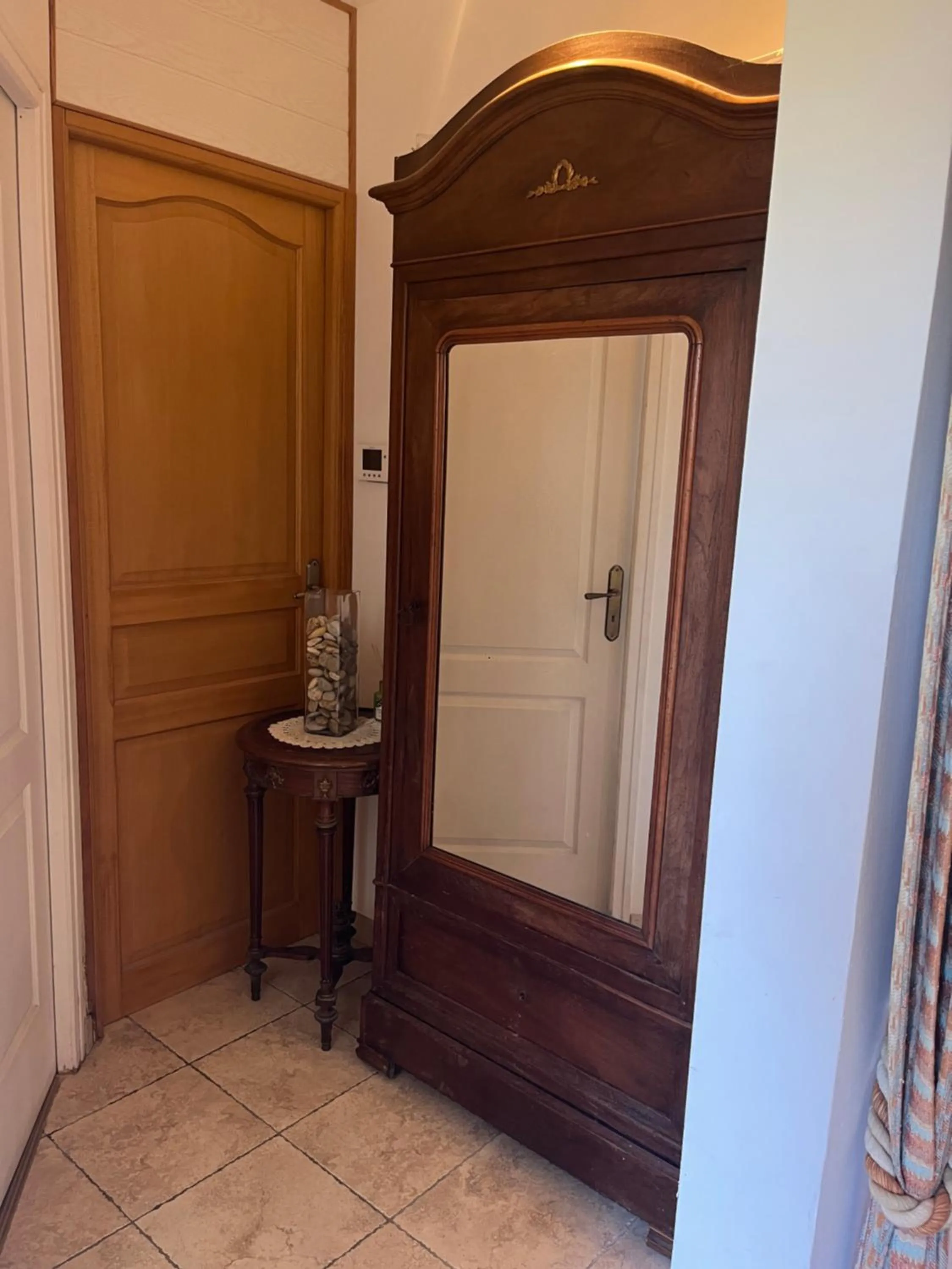 wardrobe in La Ferme du Preneau