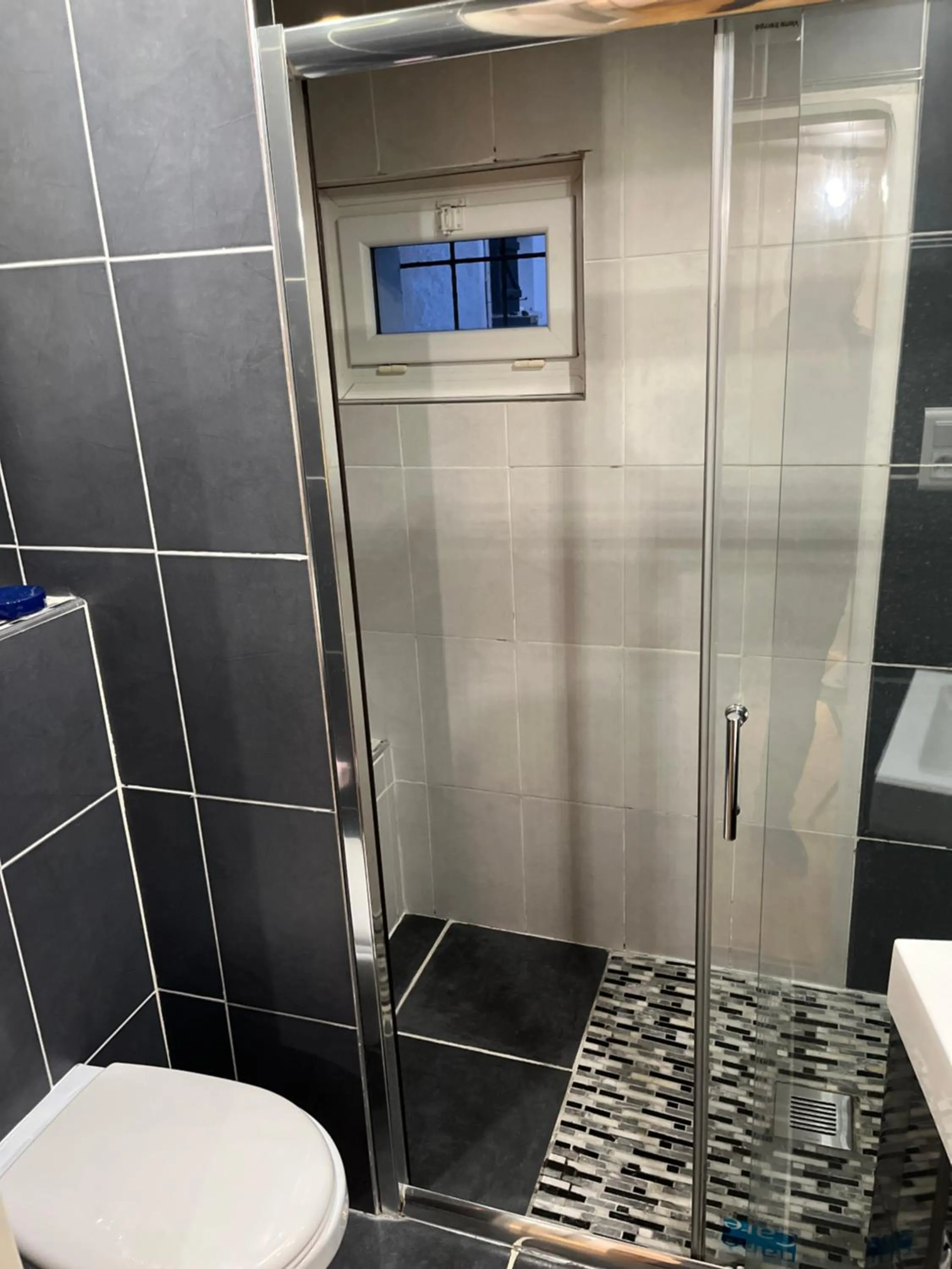 Shower in La Ferme du Preneau