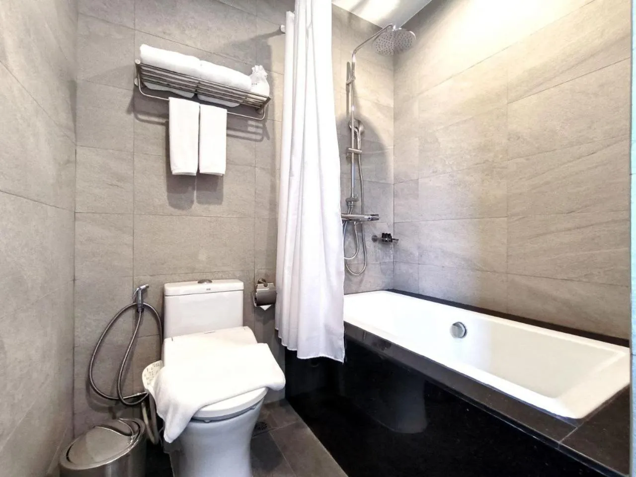 Bathroom in The View Serviced Residence 豪景日式酒店公寓